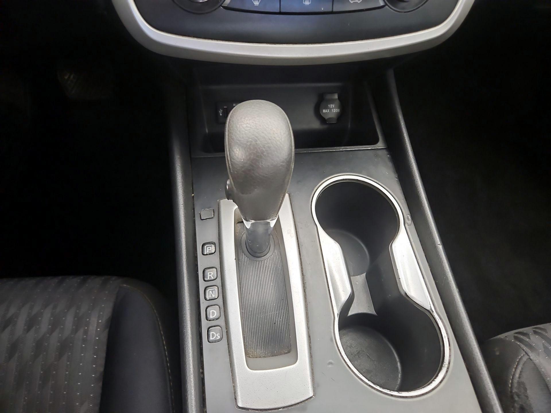 Thumbnail: 2016 Nissan Altima - 18