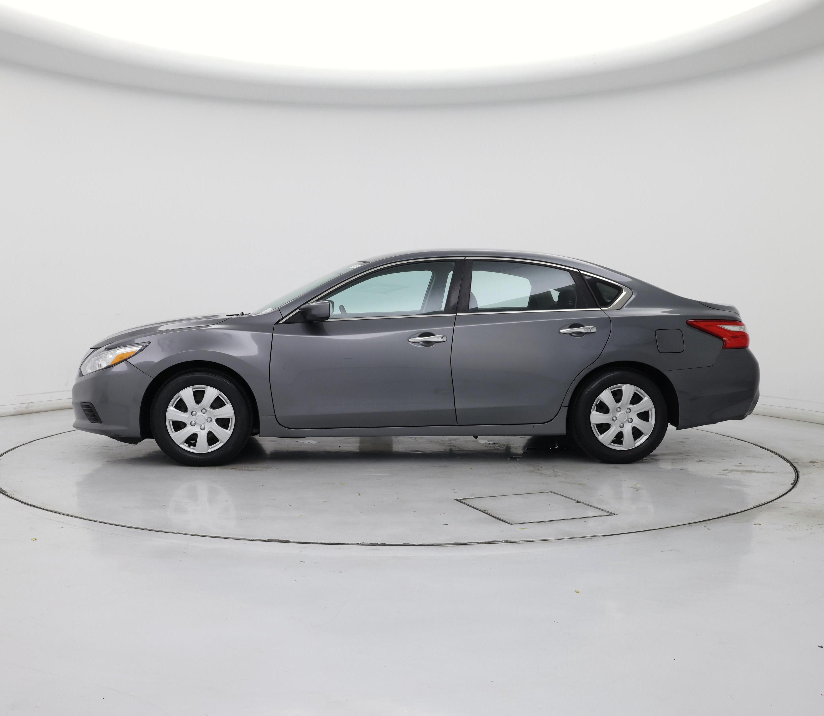 Thumbnail: 2016 Nissan Altima - 3