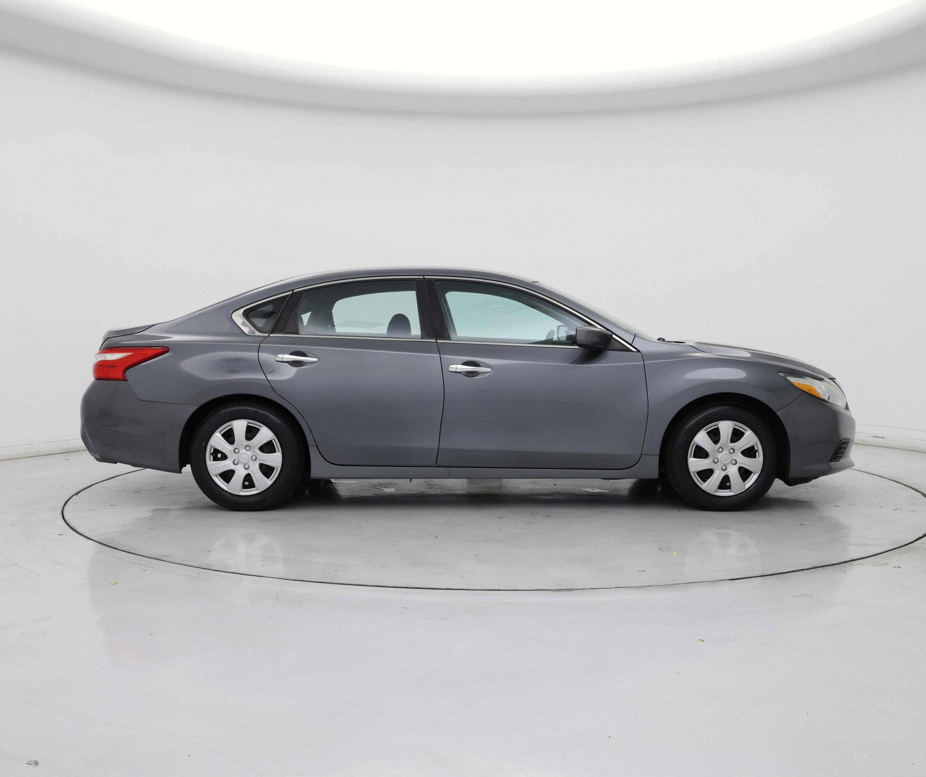Thumbnail: 2016 Nissan Altima - 7