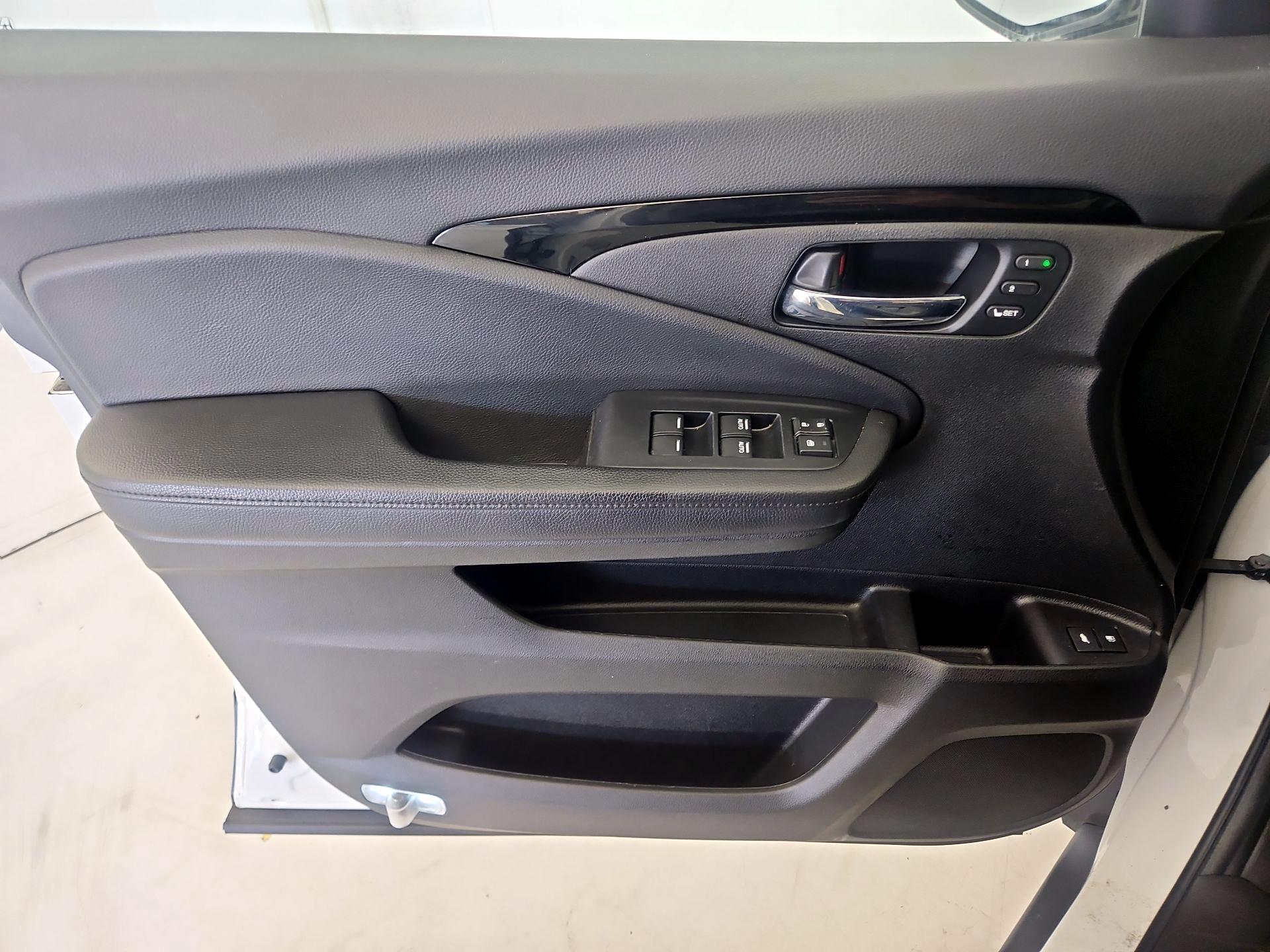 Thumbnail: 2021 Honda Pilot - 12