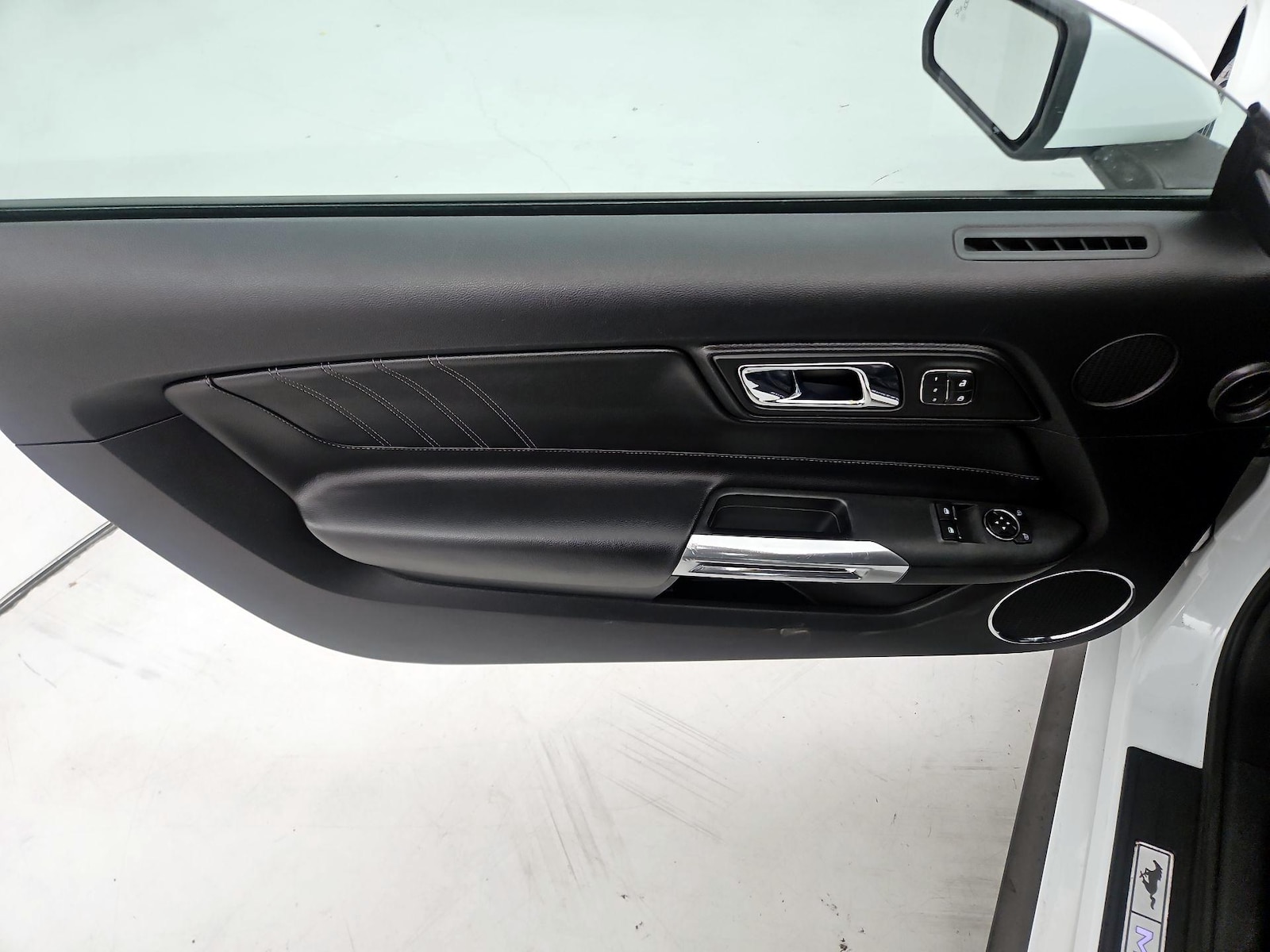 2015 Ford Mustang EcoBoost - Photo 13