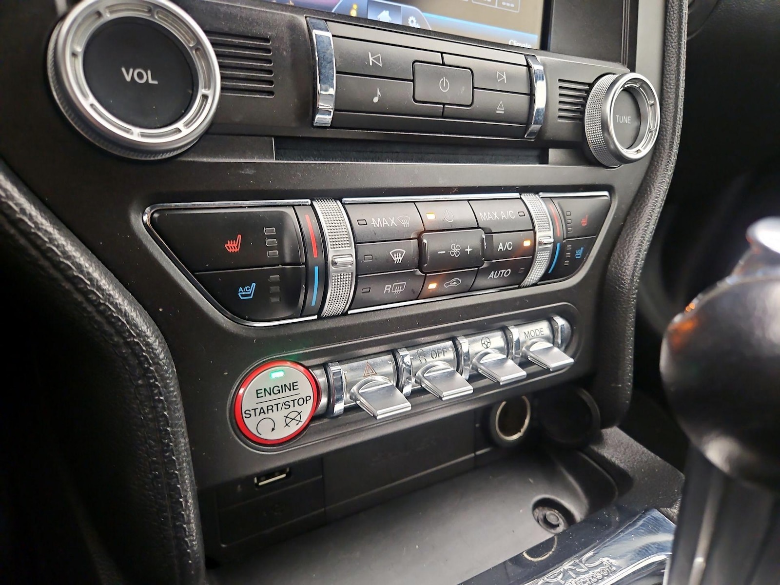 2015 Ford Mustang EcoBoost - Photo 17