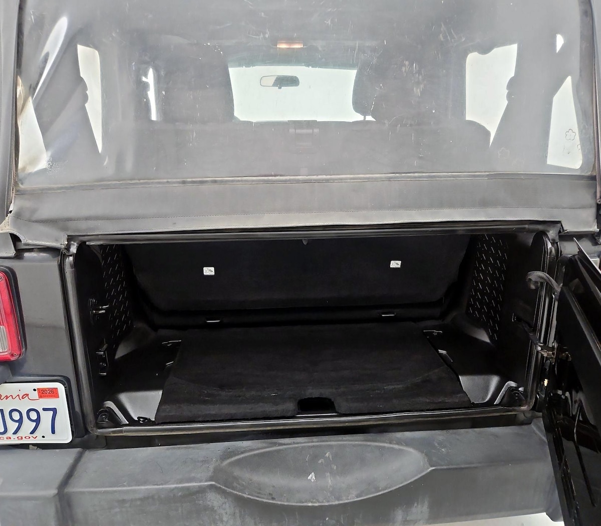 Trunk/Cargo (Seats Up)