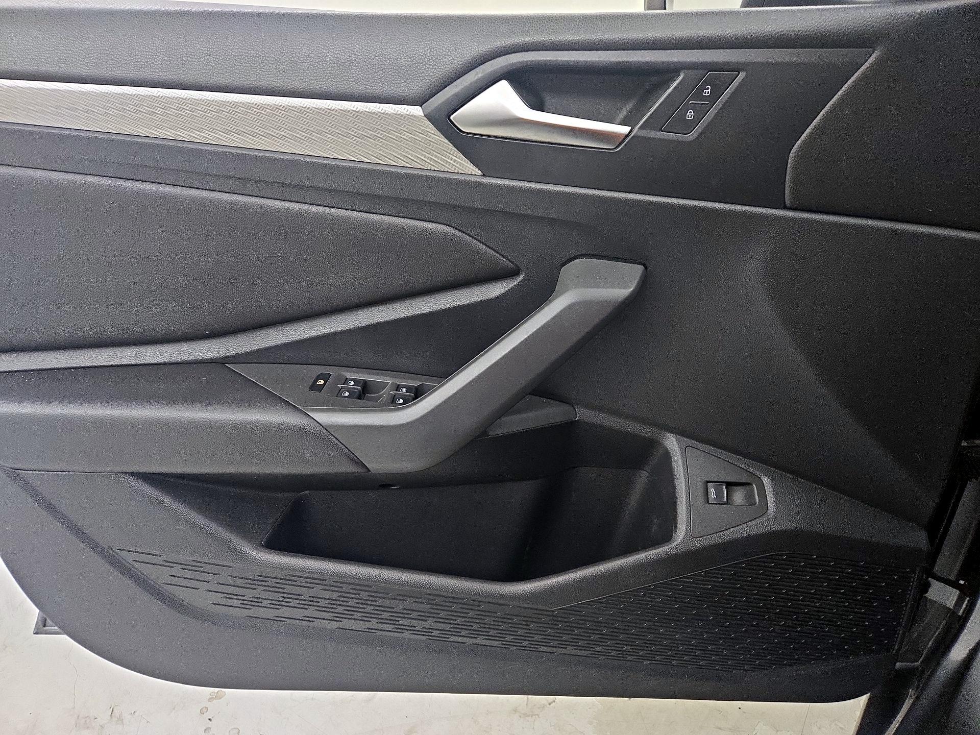 Thumbnail: 2019 Volkswagen Jetta - 12