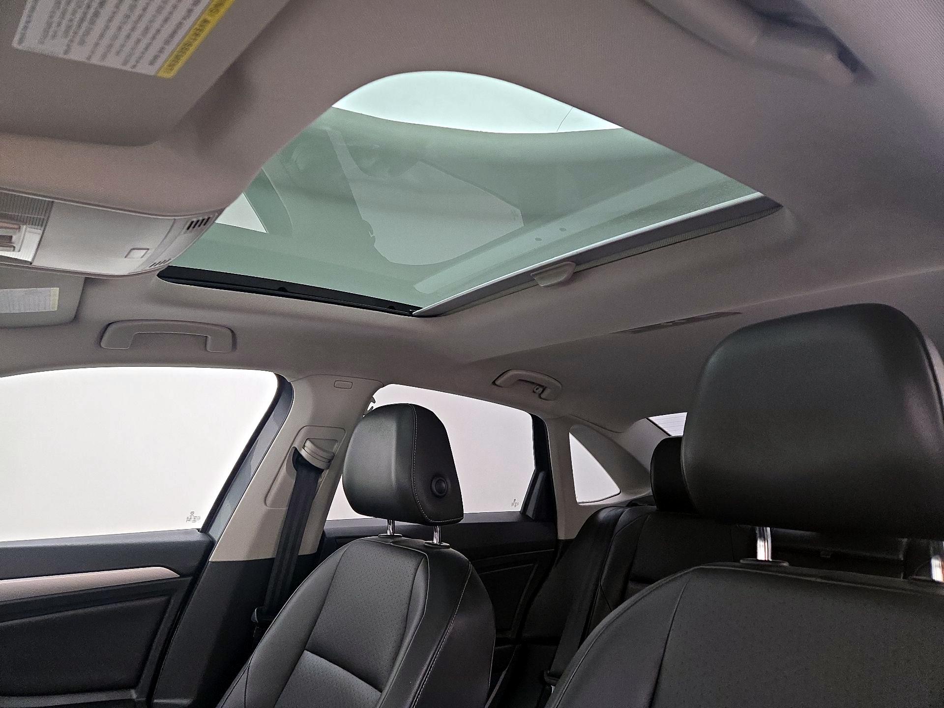 Thumbnail: 2019 Volkswagen Jetta - 19