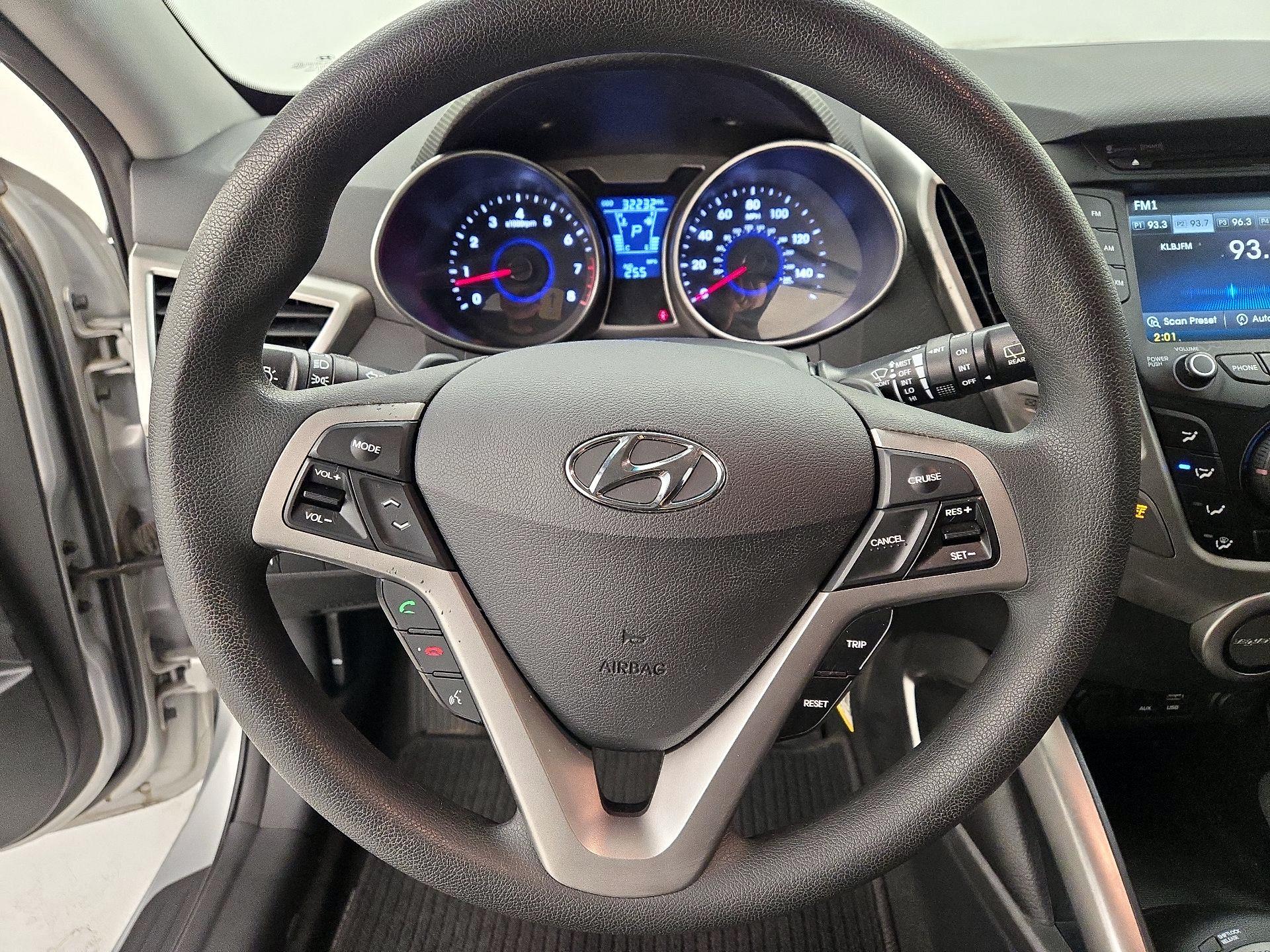 Thumbnail: 2016 Hyundai Veloster - 10