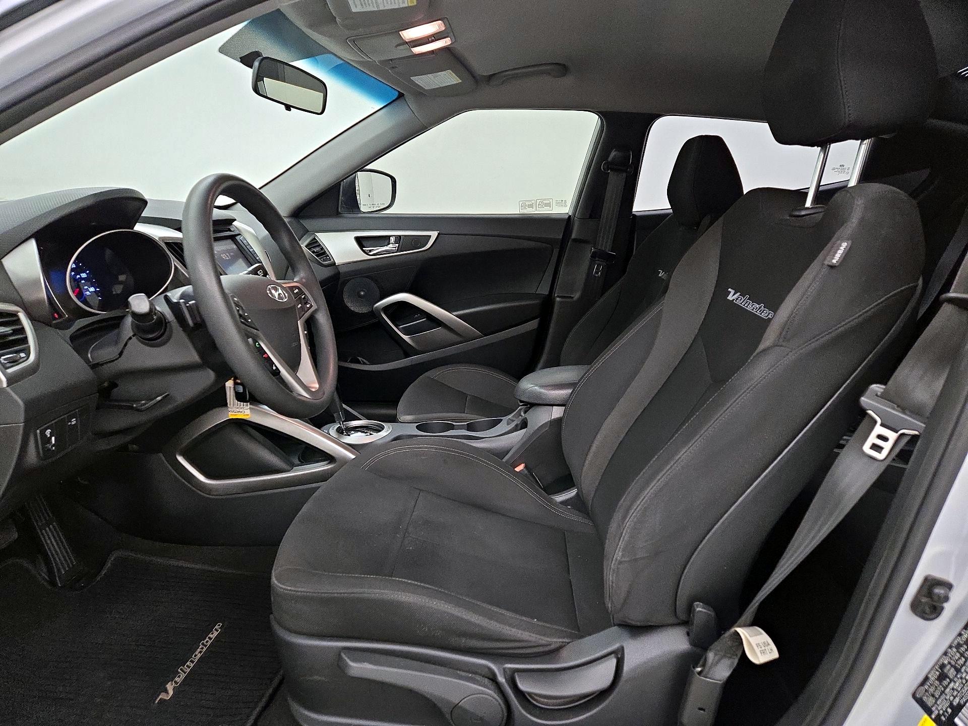 Thumbnail: 2016 Hyundai Veloster - 11