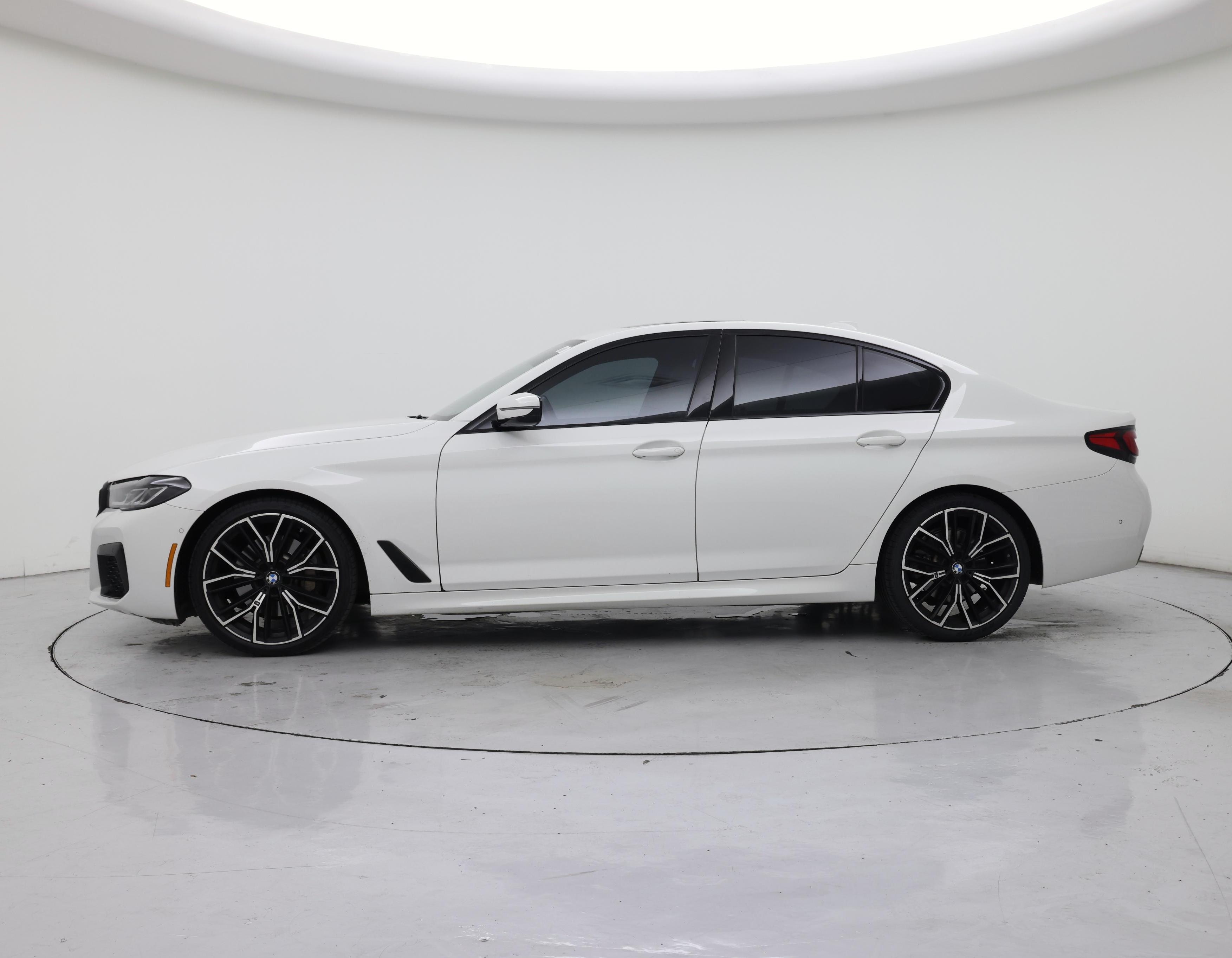 Thumbnail: 2022 BMW 5 Series - 3