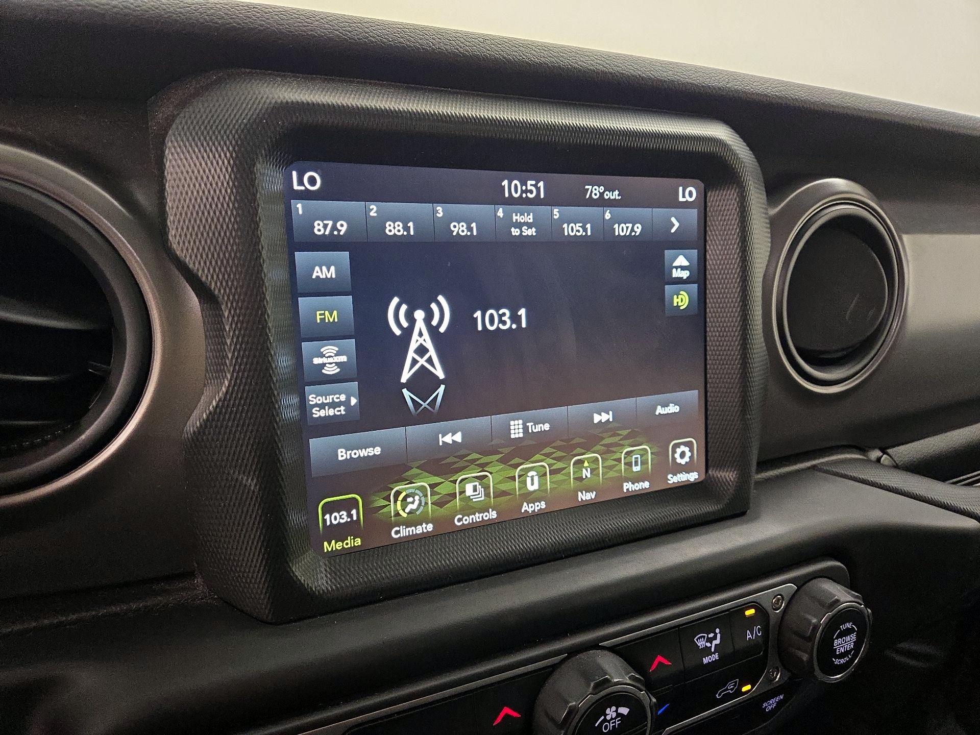 Thumbnail: 2021 Jeep Gladiator - 16
