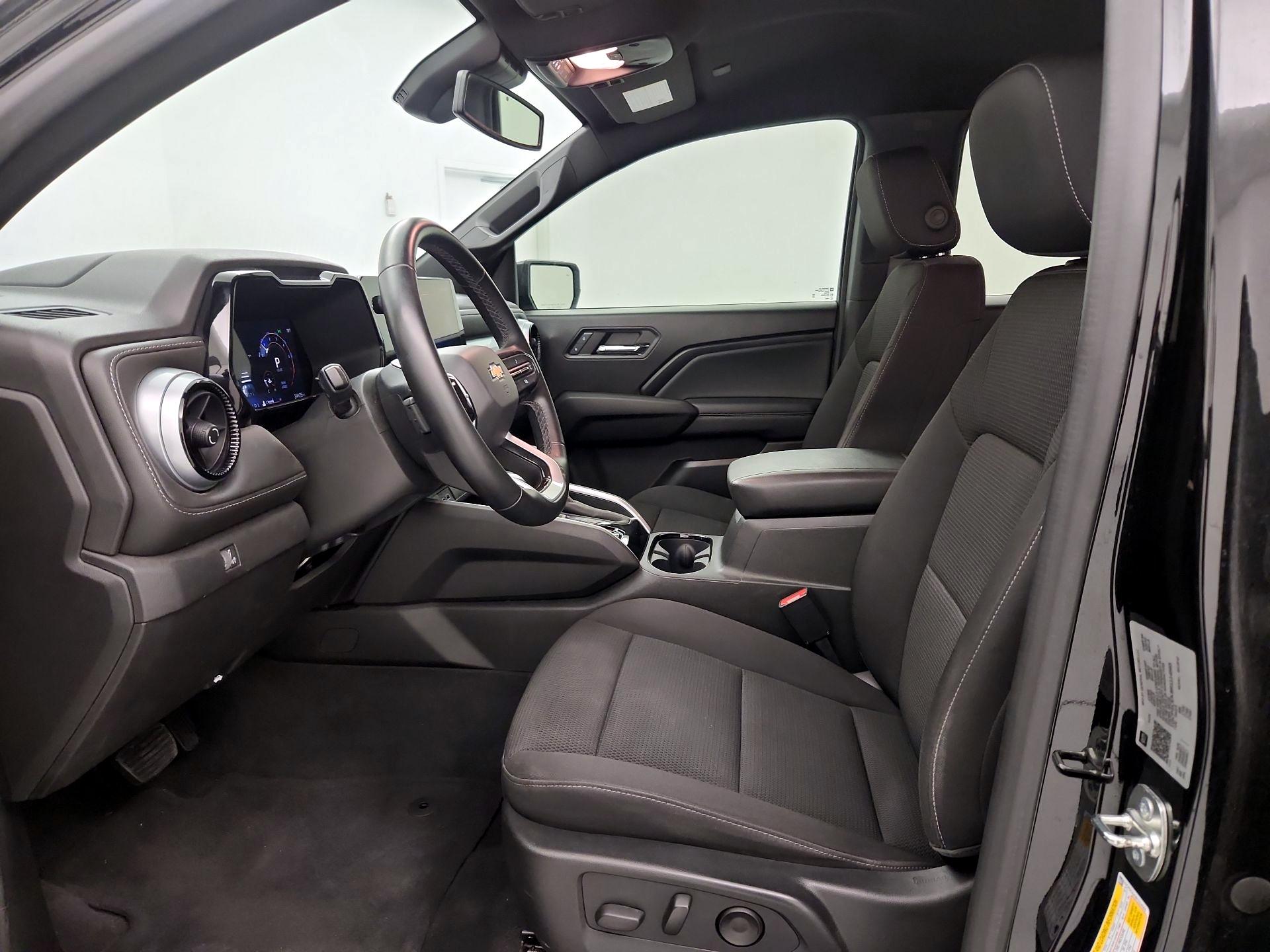 Thumbnail: 2024 Chevrolet Colorado - 11