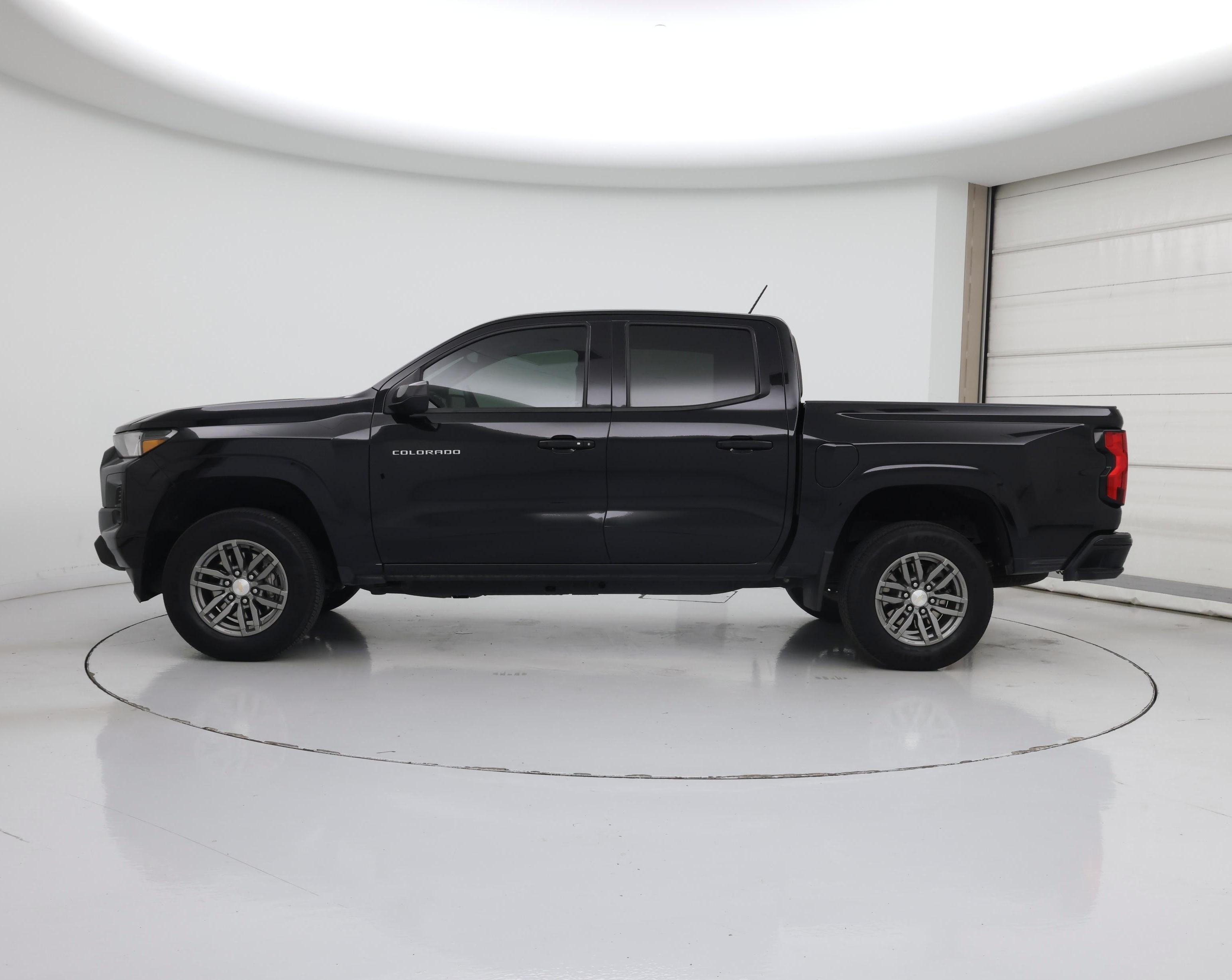 Thumbnail: 2024 Chevrolet Colorado - 3