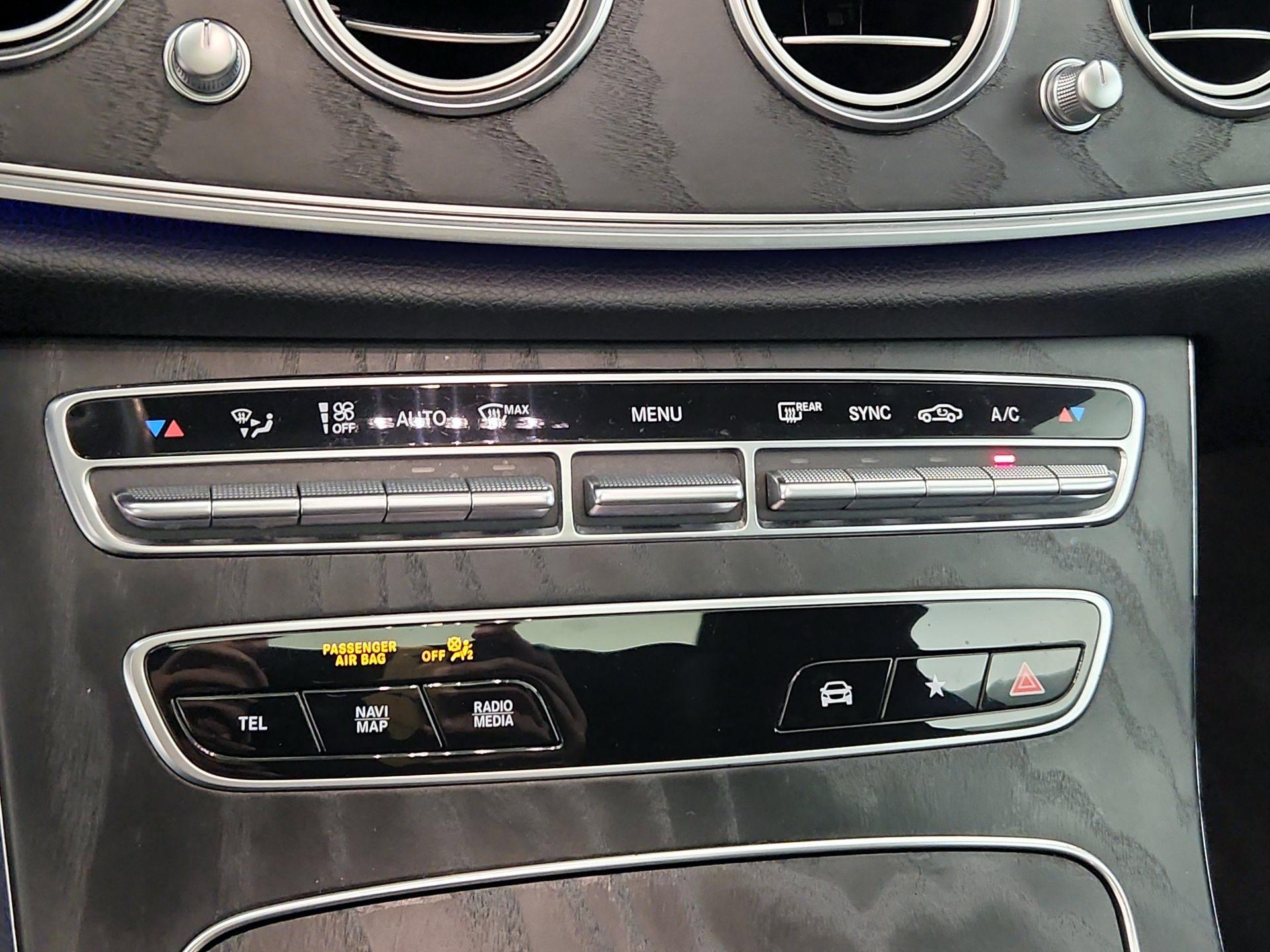 Thumbnail: 2021 Mercedes-Benz E-Class - 17