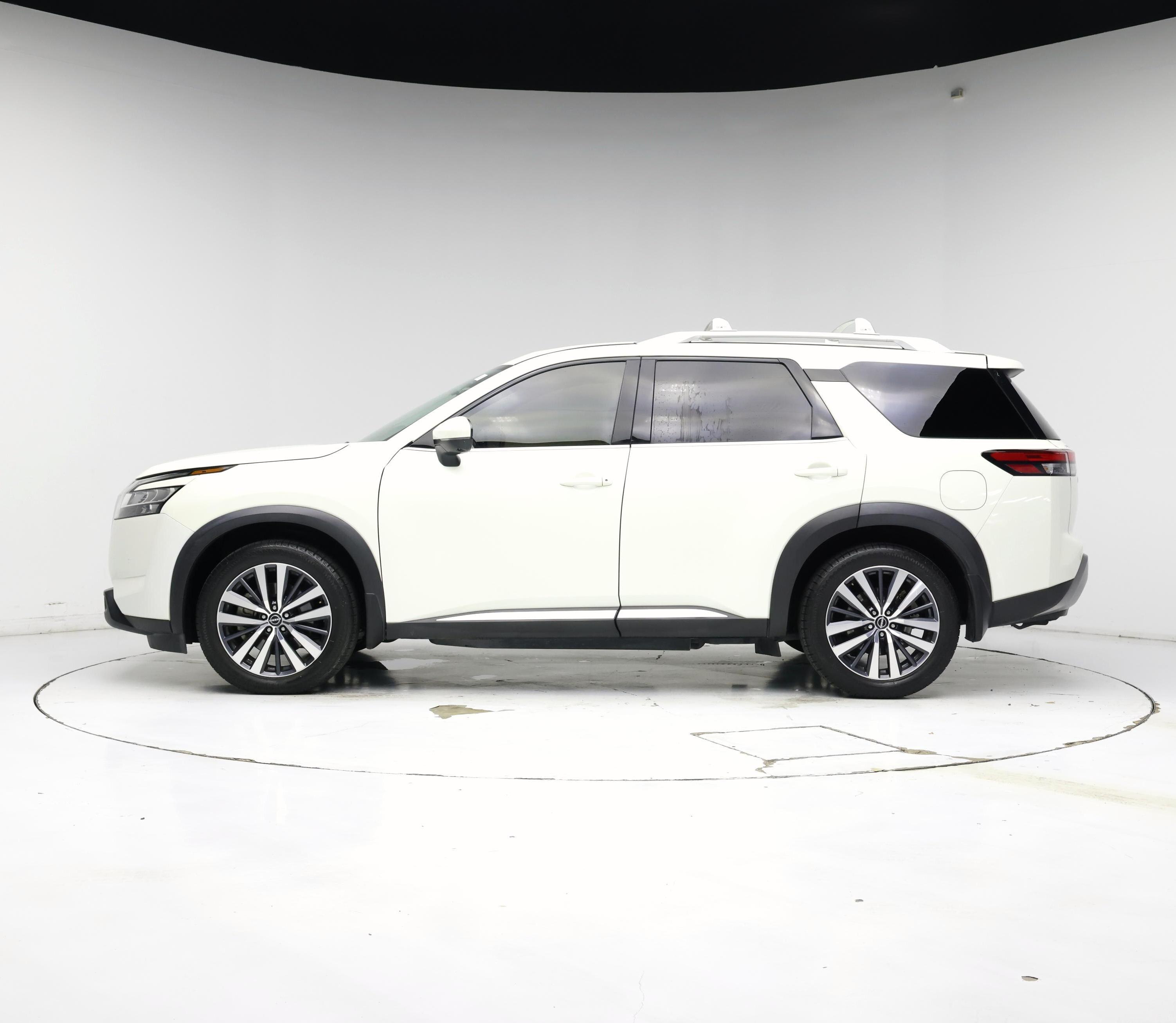 Thumbnail: 2022 Nissan Pathfinder - 3