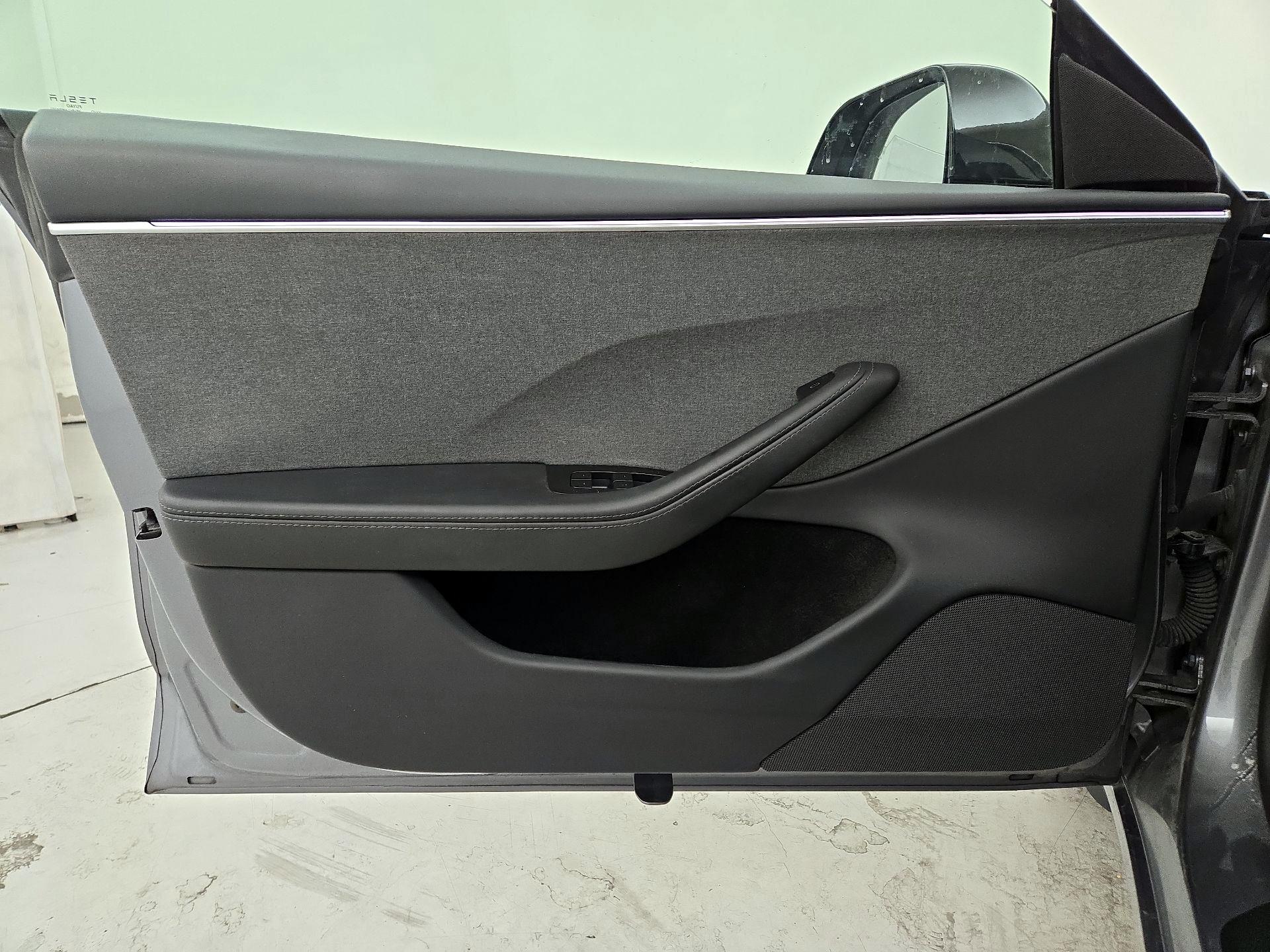 Thumbnail: 2025 Tesla Model 3 - 12