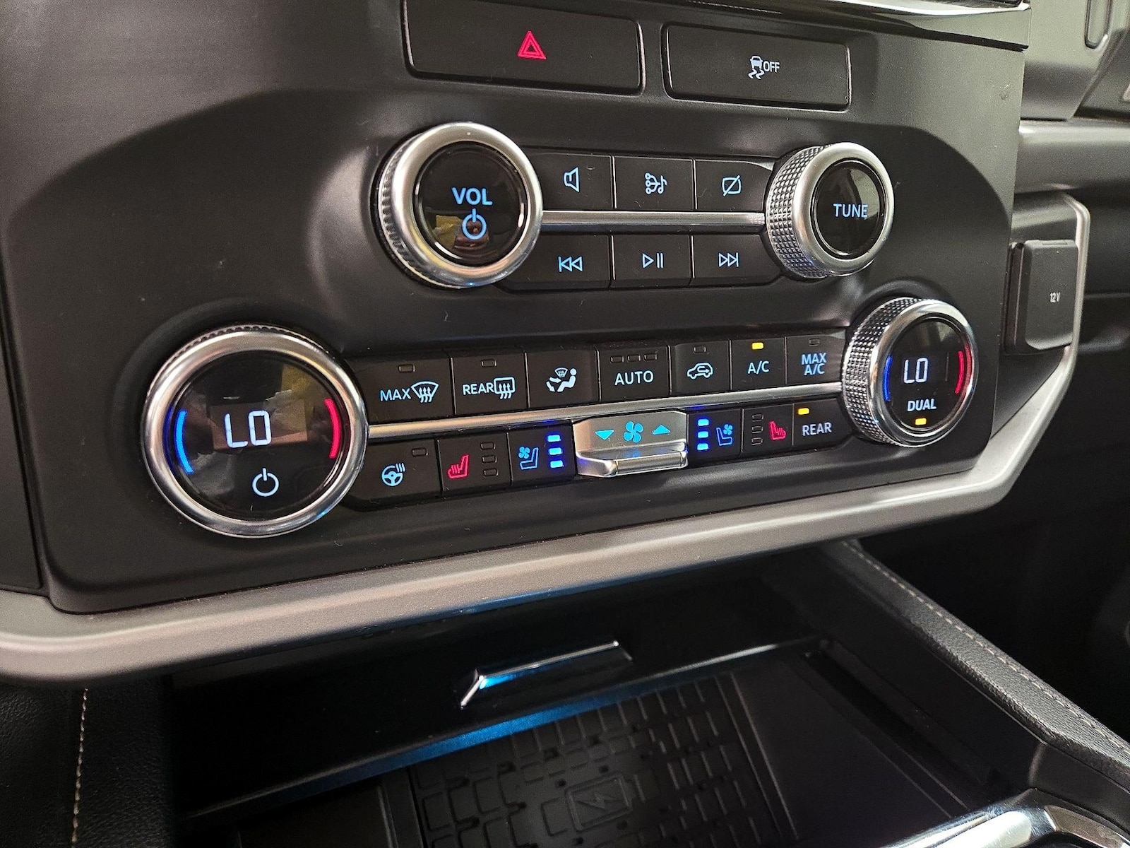 2022 Ford Expedition XLT - Photo 18