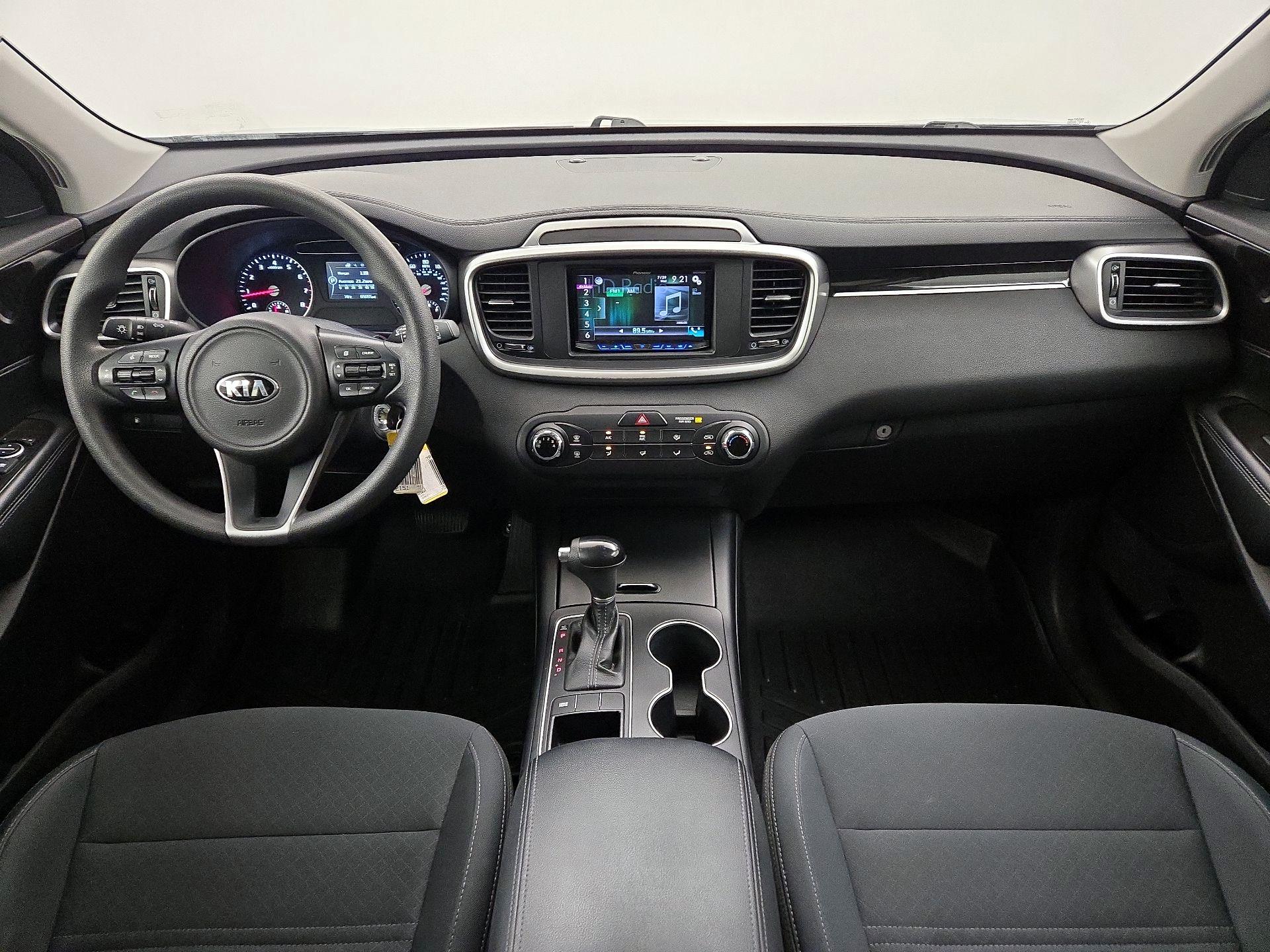Thumbnail: 2016 Kia Sorento - 9