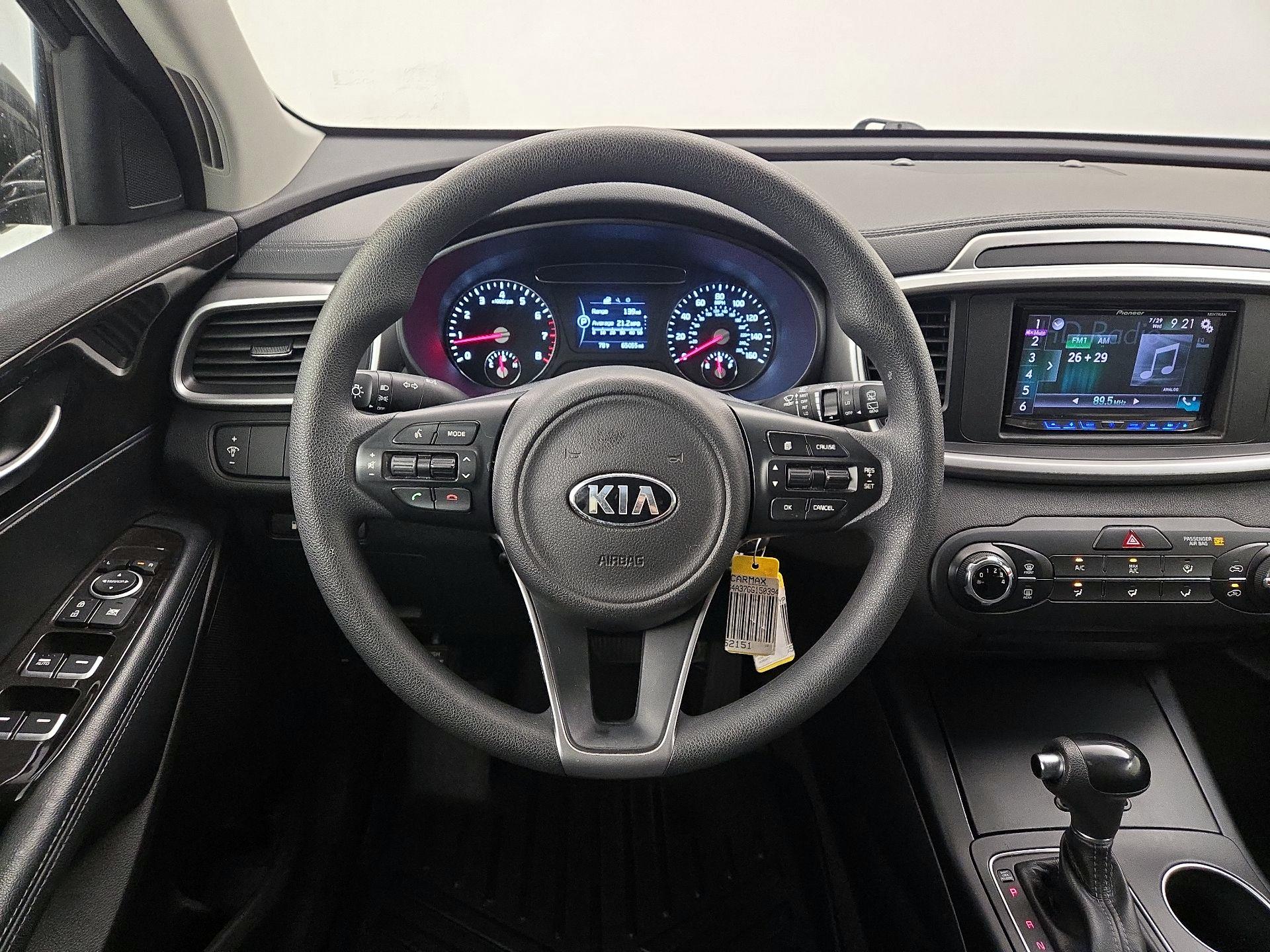 Thumbnail: 2016 Kia Sorento - 10