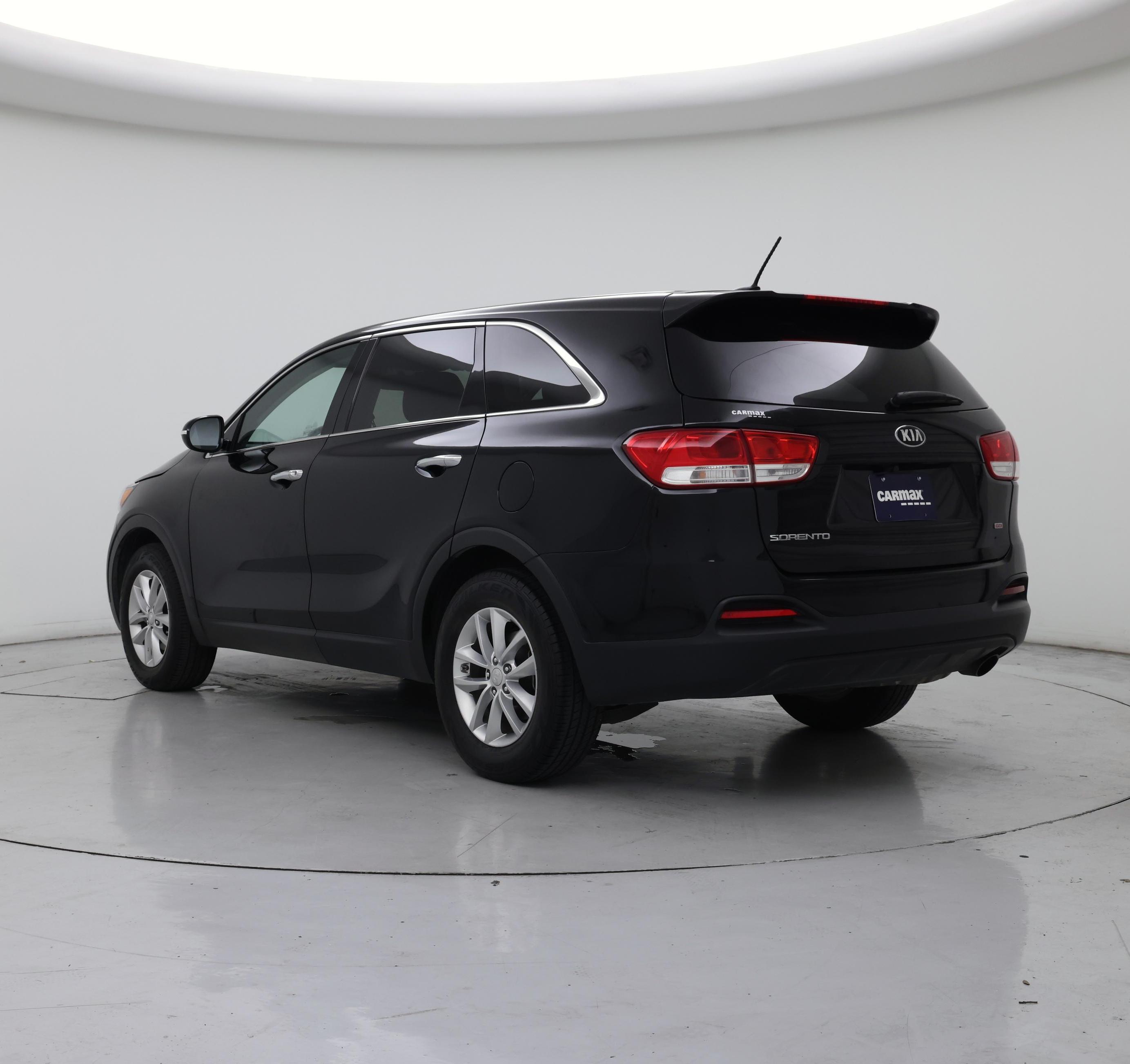 Thumbnail: 2016 Kia Sorento - 2