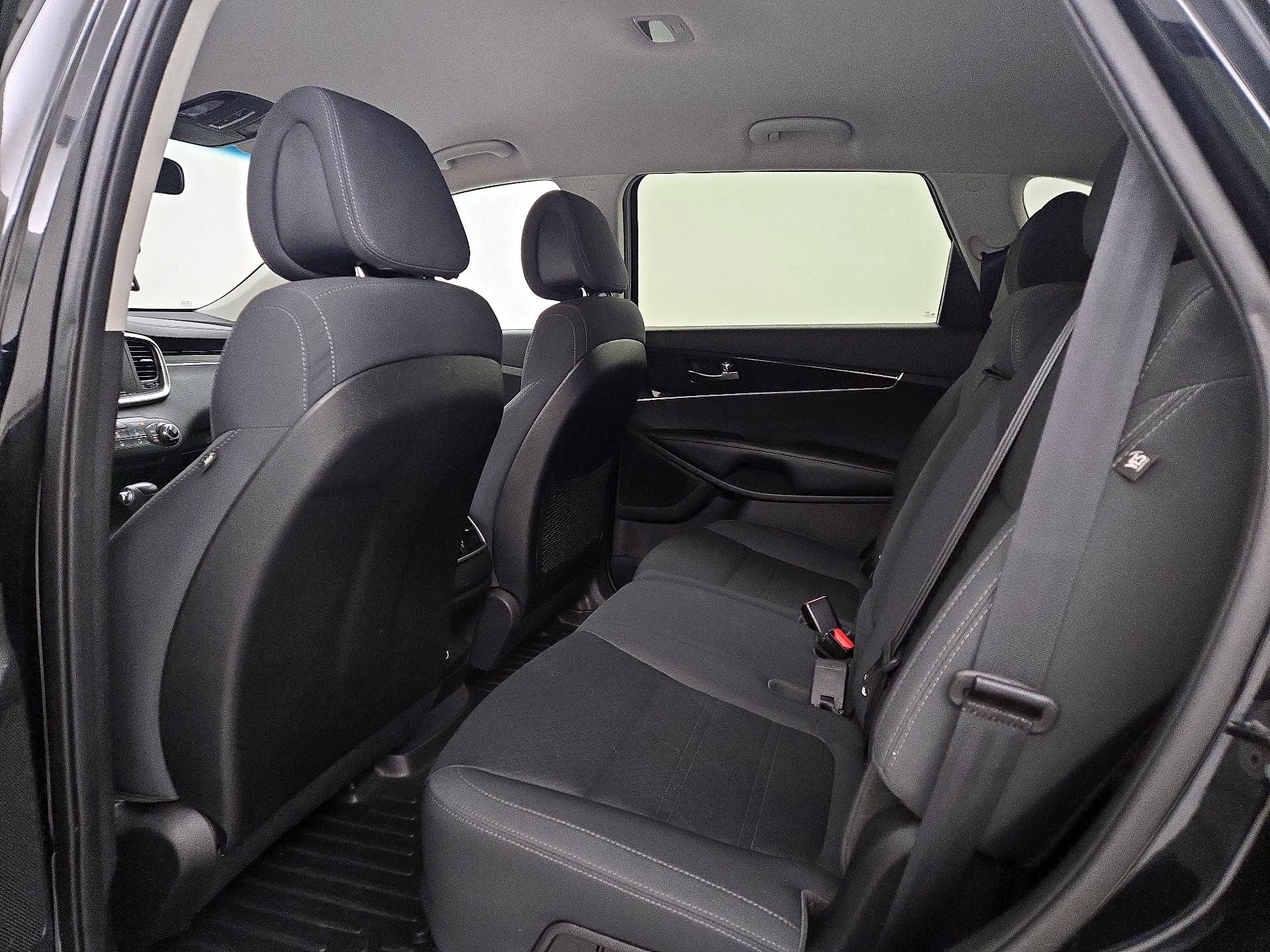 Thumbnail: 2016 Kia Sorento - 19