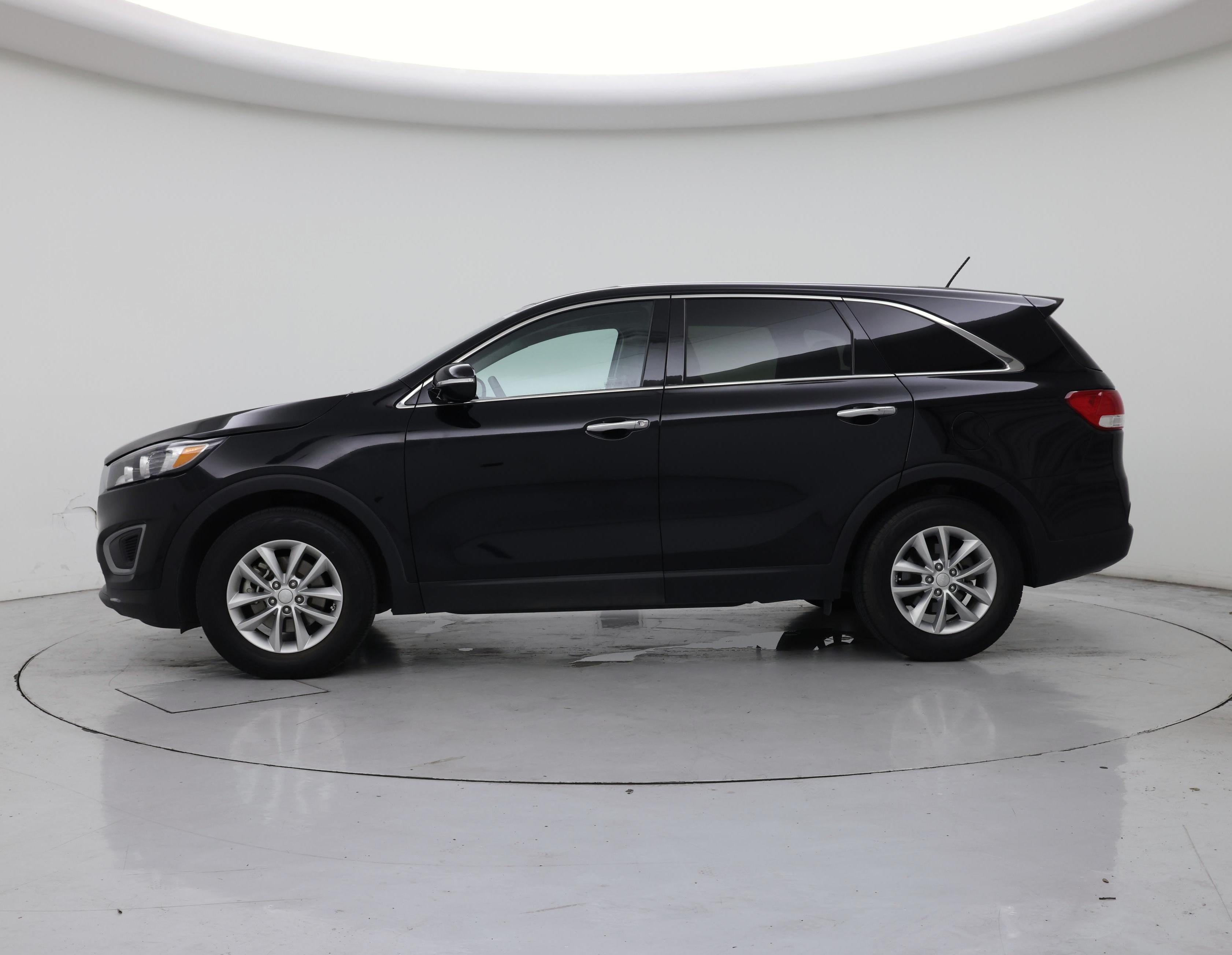 Thumbnail: 2016 Kia Sorento - 3
