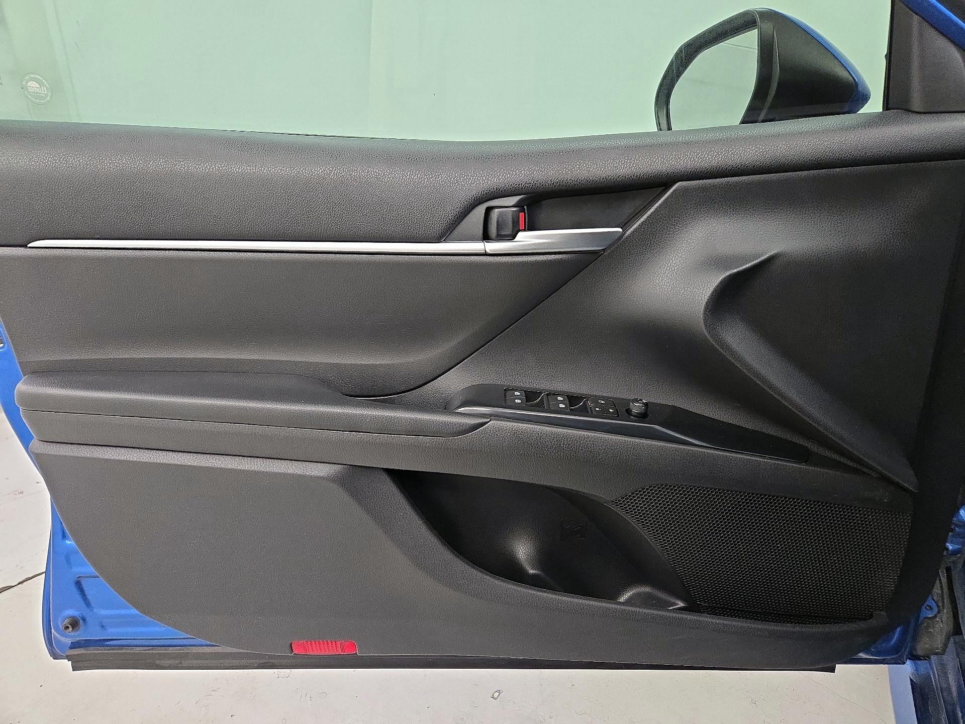 Thumbnail: 2020 Toyota Camry - 12