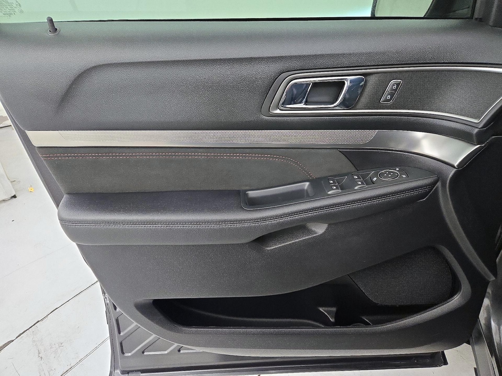 2018 Ford Explorer XLT - Photo 13