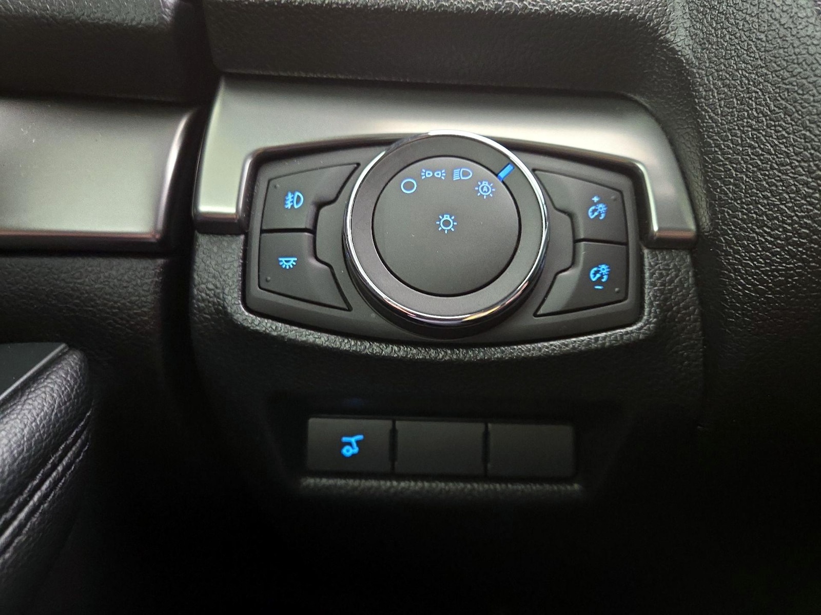 2018 Ford Explorer XLT - Photo 14