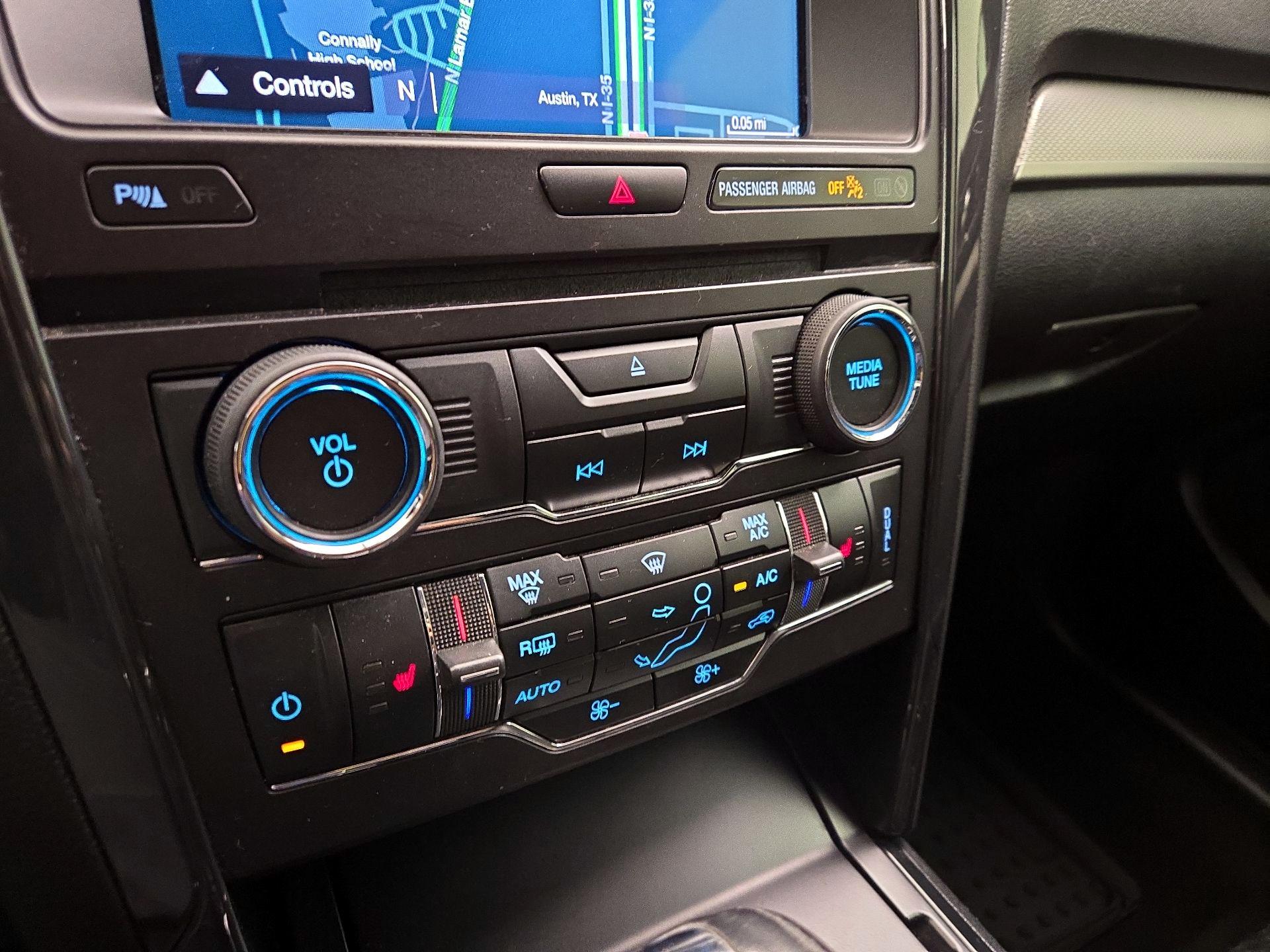 Thumbnail: 2018 Ford Explorer - 17