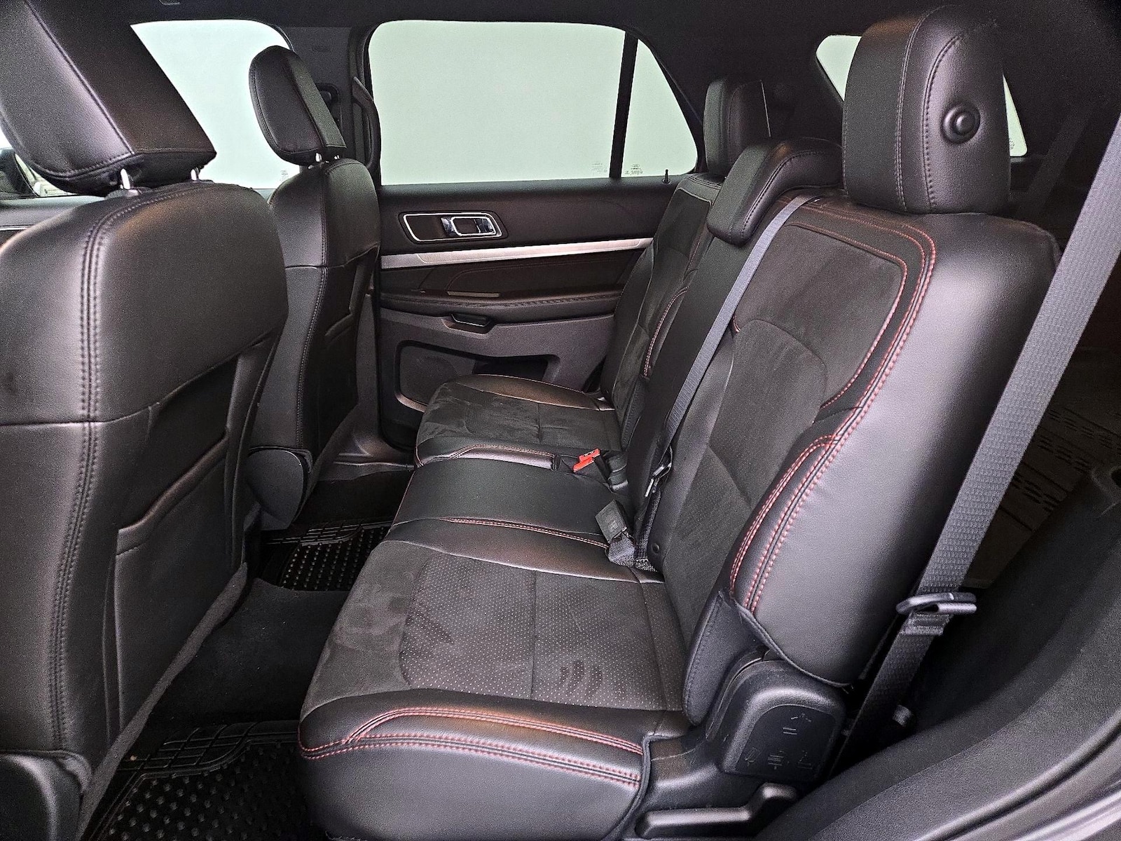2018 Ford Explorer XLT - Photo 21