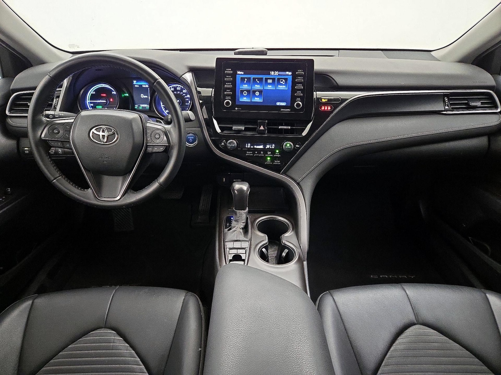 2022 Toyota Camry SE - Photo 10
