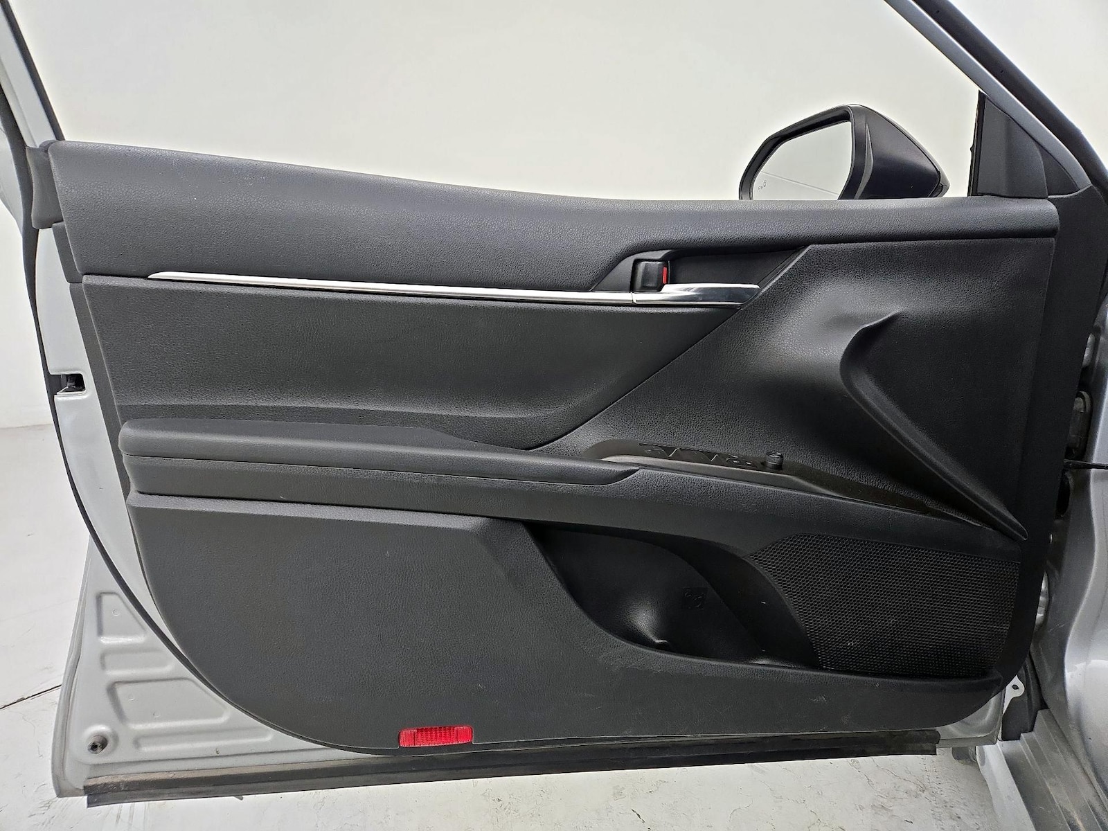2022 Toyota Camry SE - Photo 13
