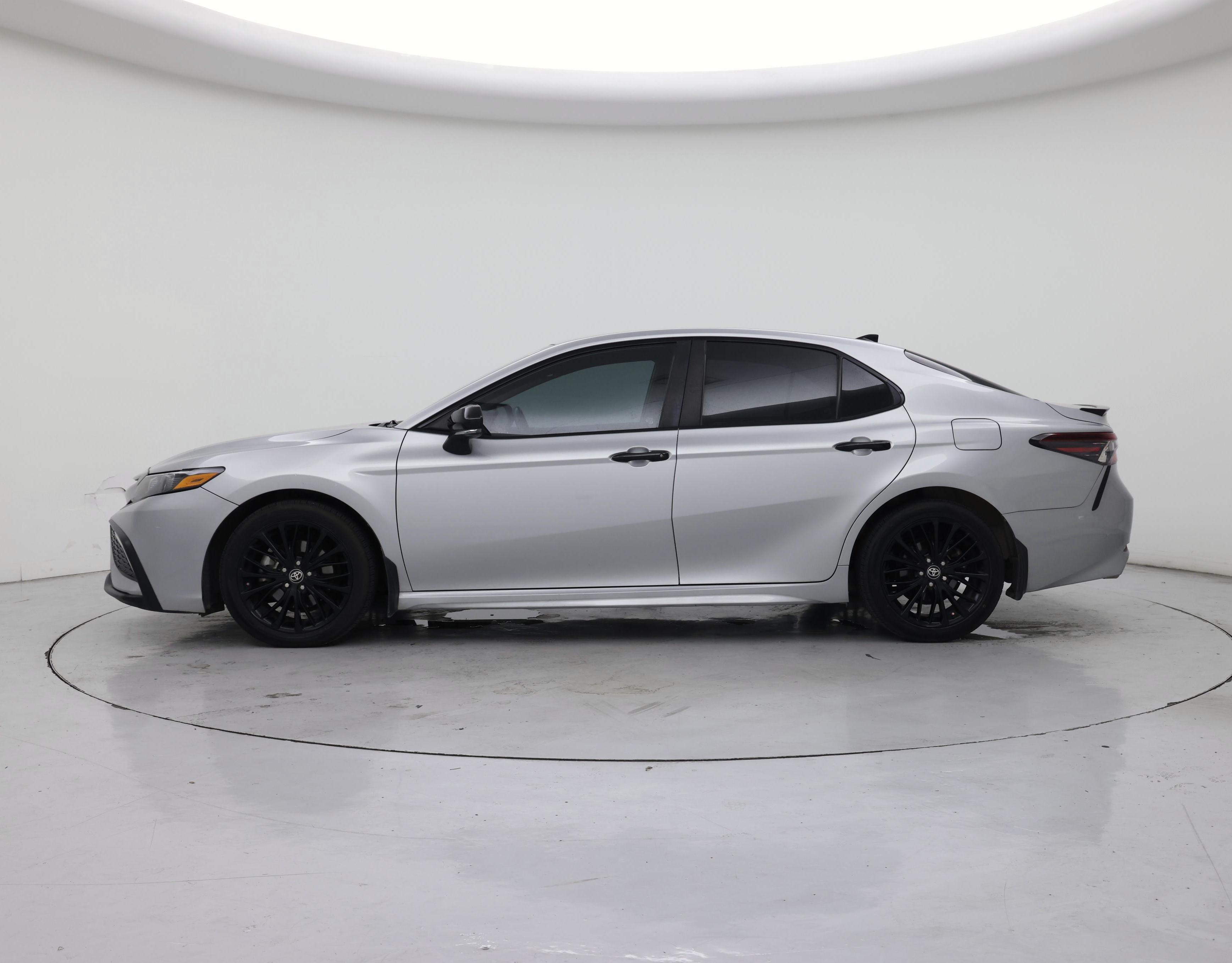 Thumbnail: 2022 Toyota Camry - 3