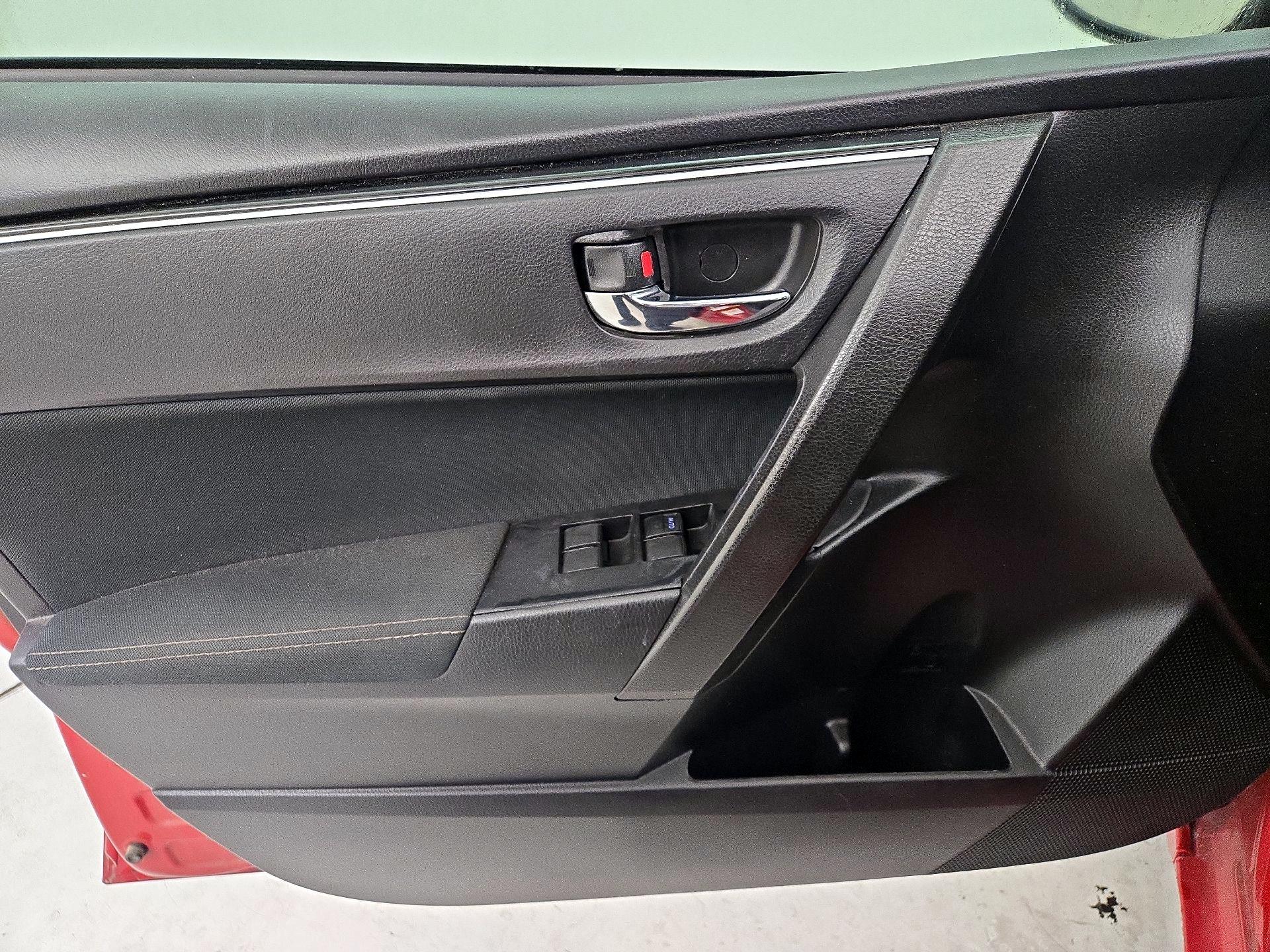 Thumbnail: 2018 Toyota Corolla - 12