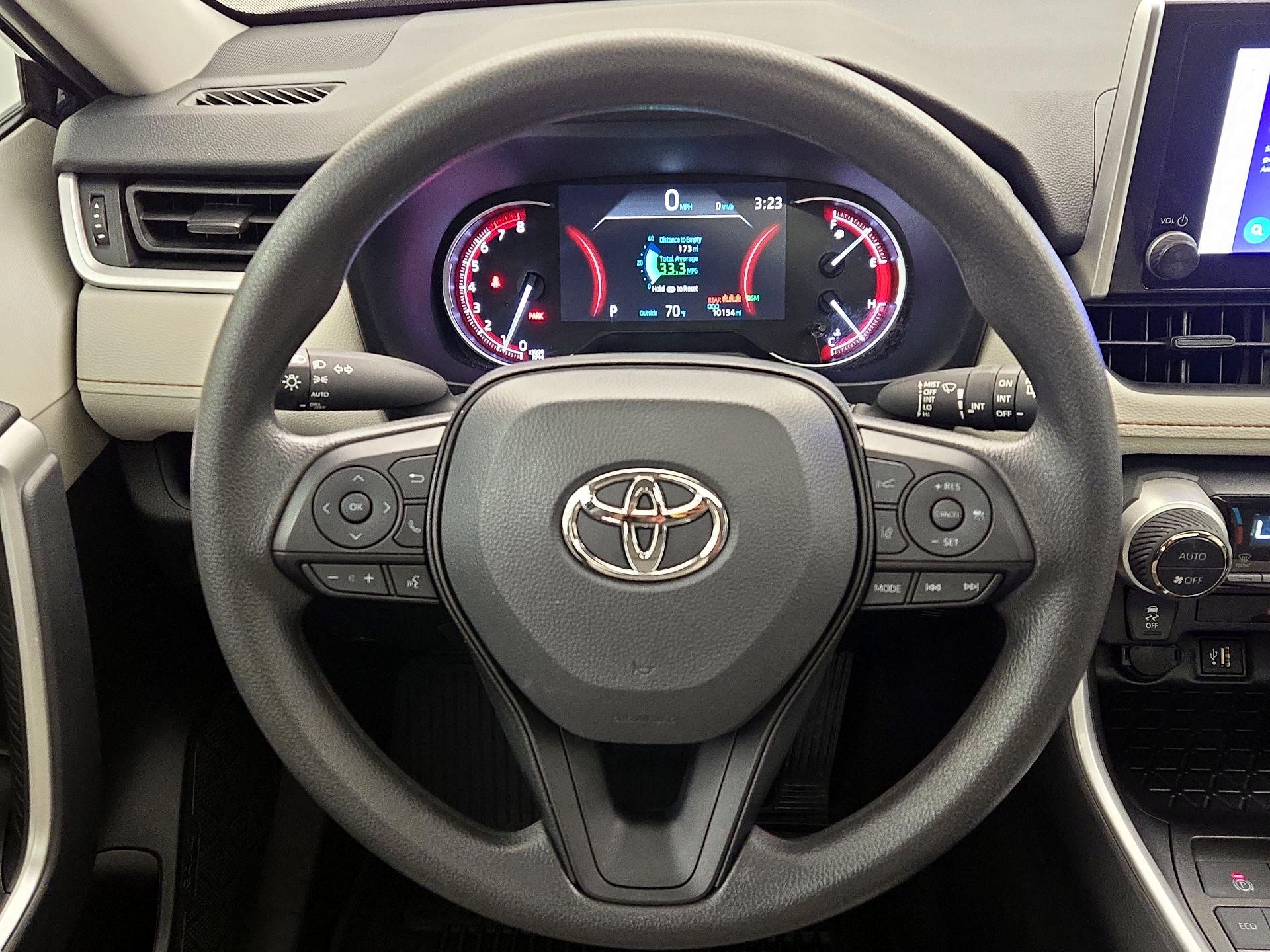 Thumbnail: 2025 Toyota RAV4 - 10