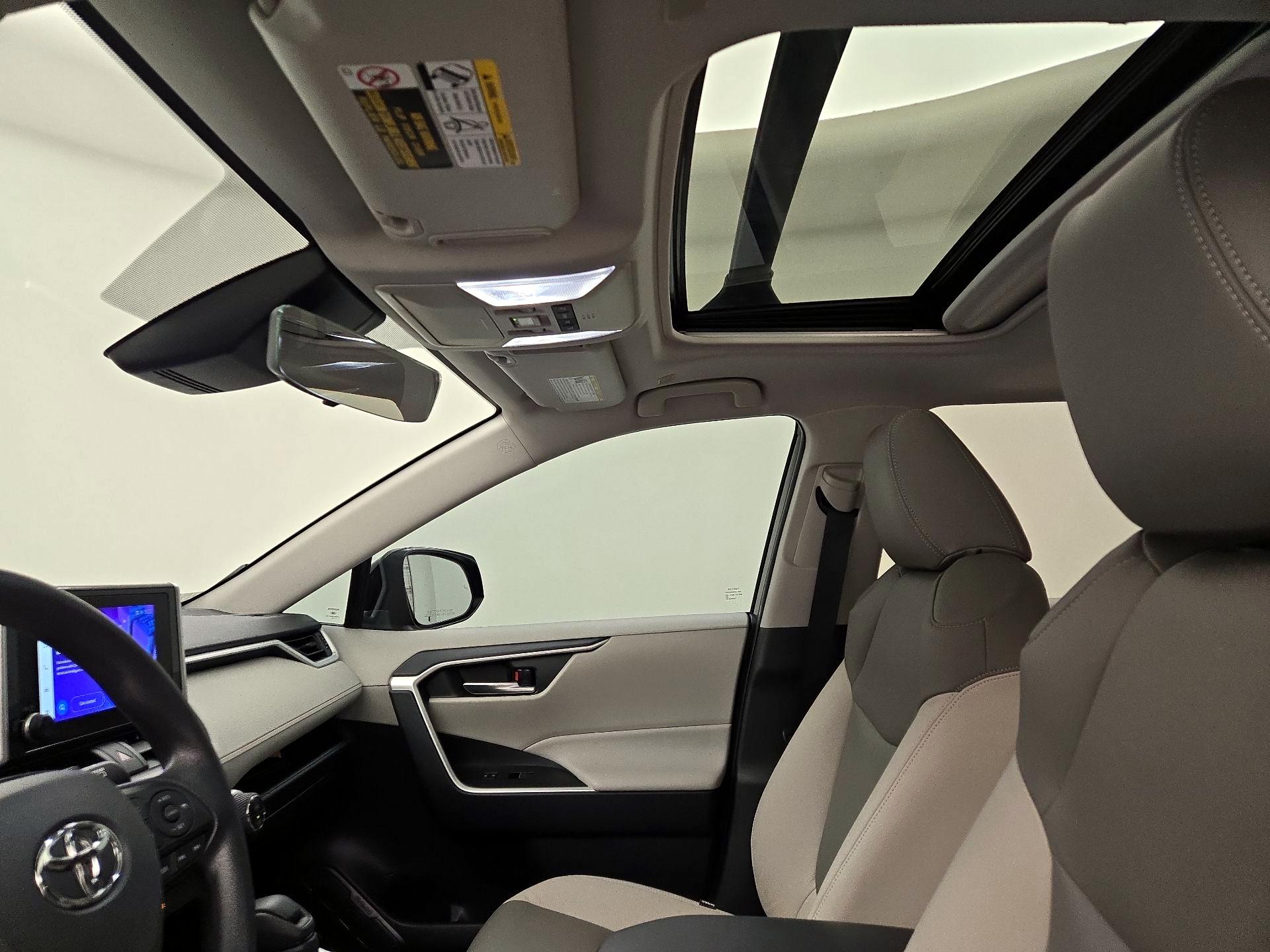 Thumbnail: 2025 Toyota RAV4 - 19