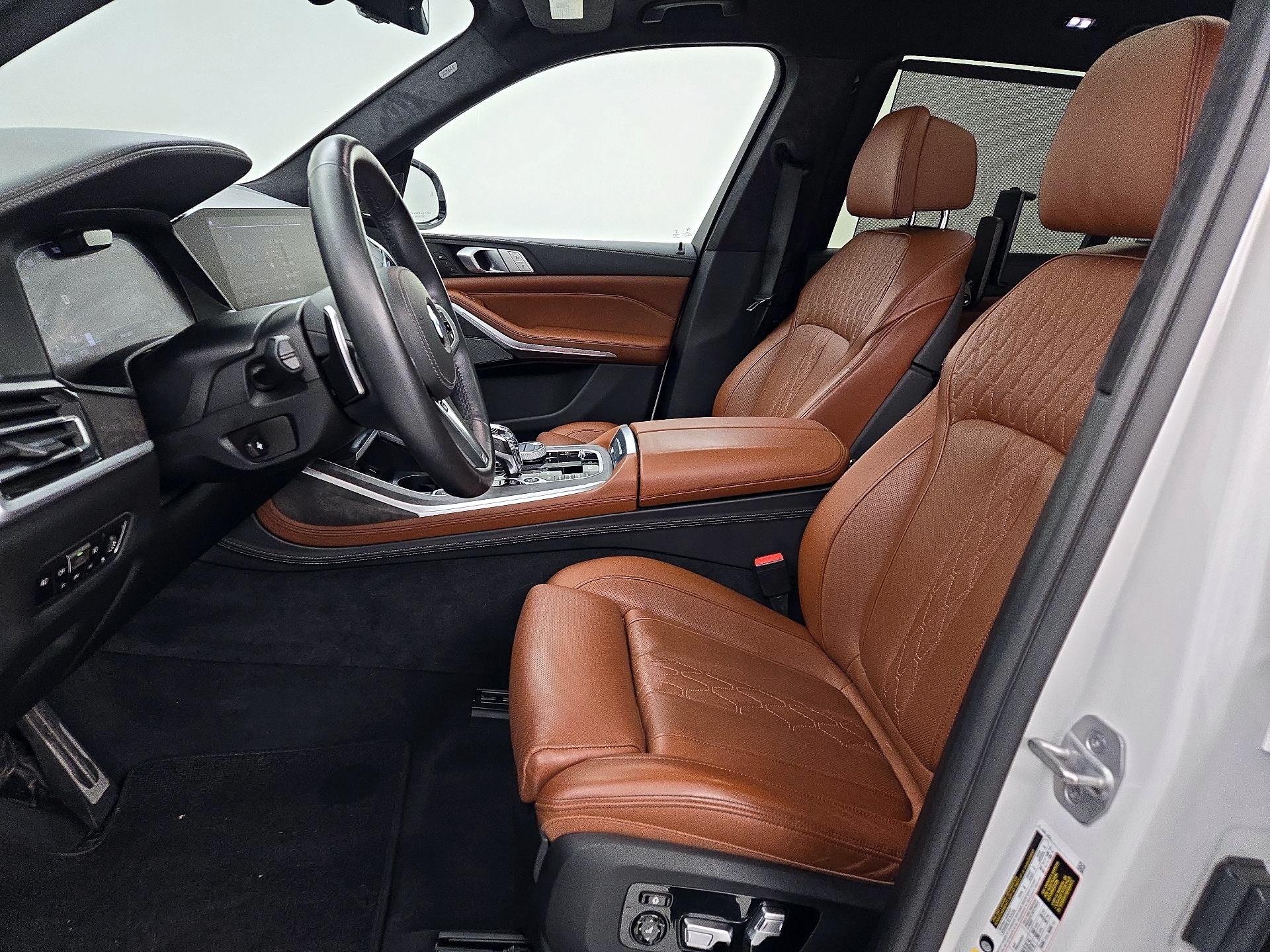 Thumbnail: 2021 BMW X7 - 11