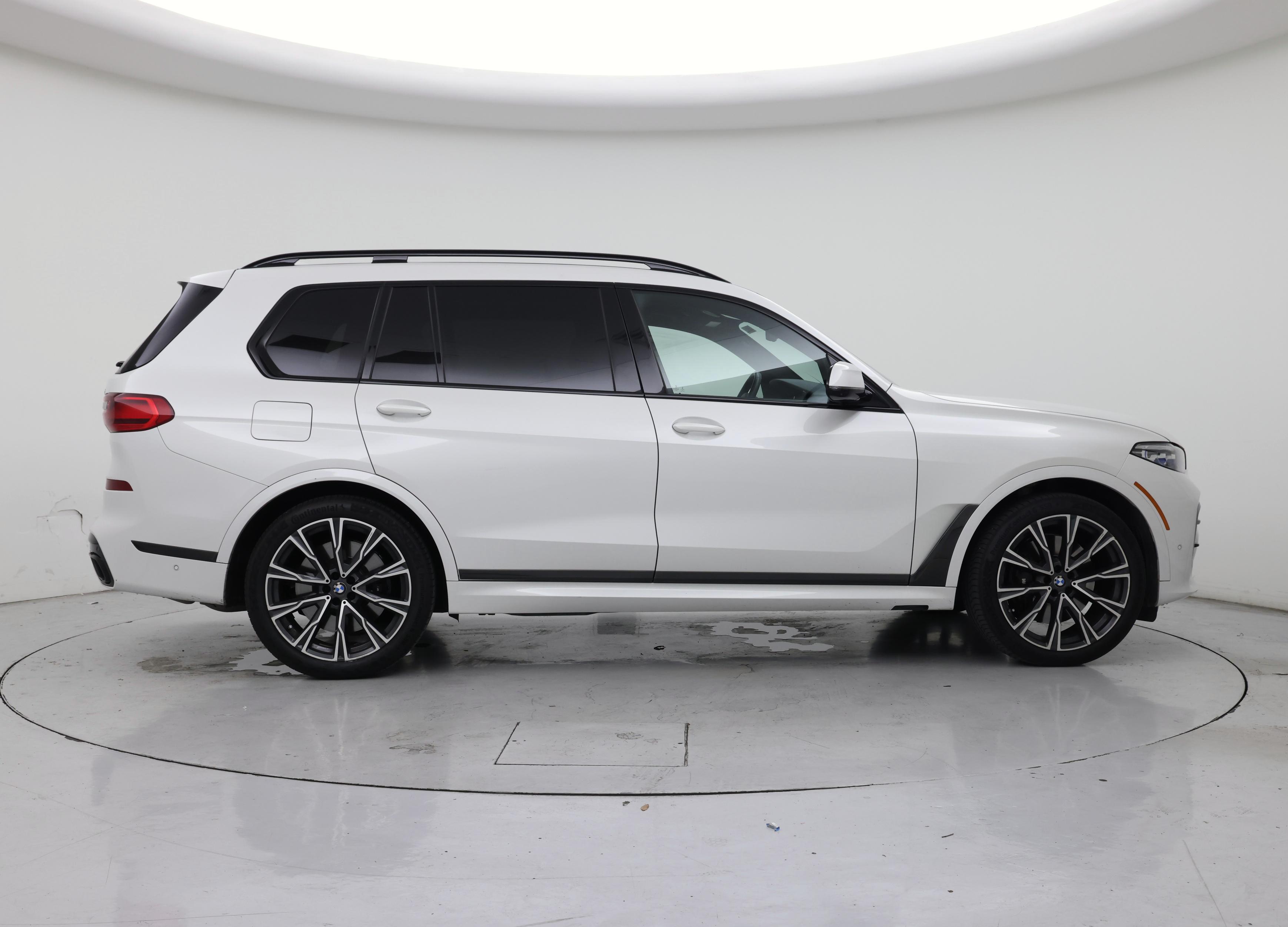 Thumbnail: 2021 BMW X7 - 7