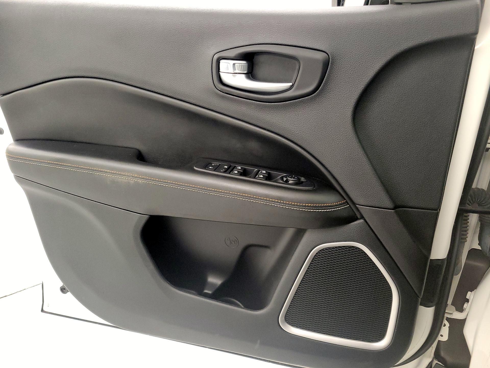 Thumbnail: 2021 Jeep Compass - 12
