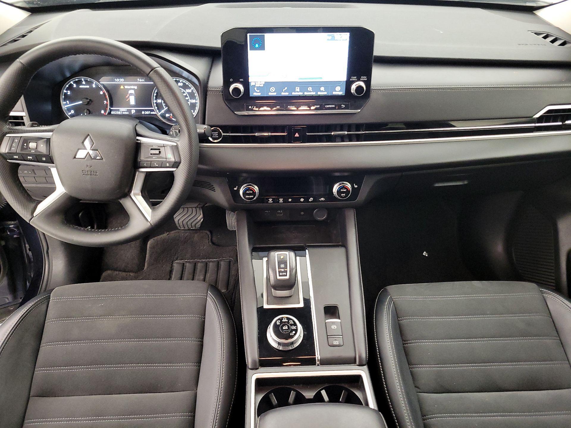 Thumbnail: 2024 Mitsubishi Outlander - 9