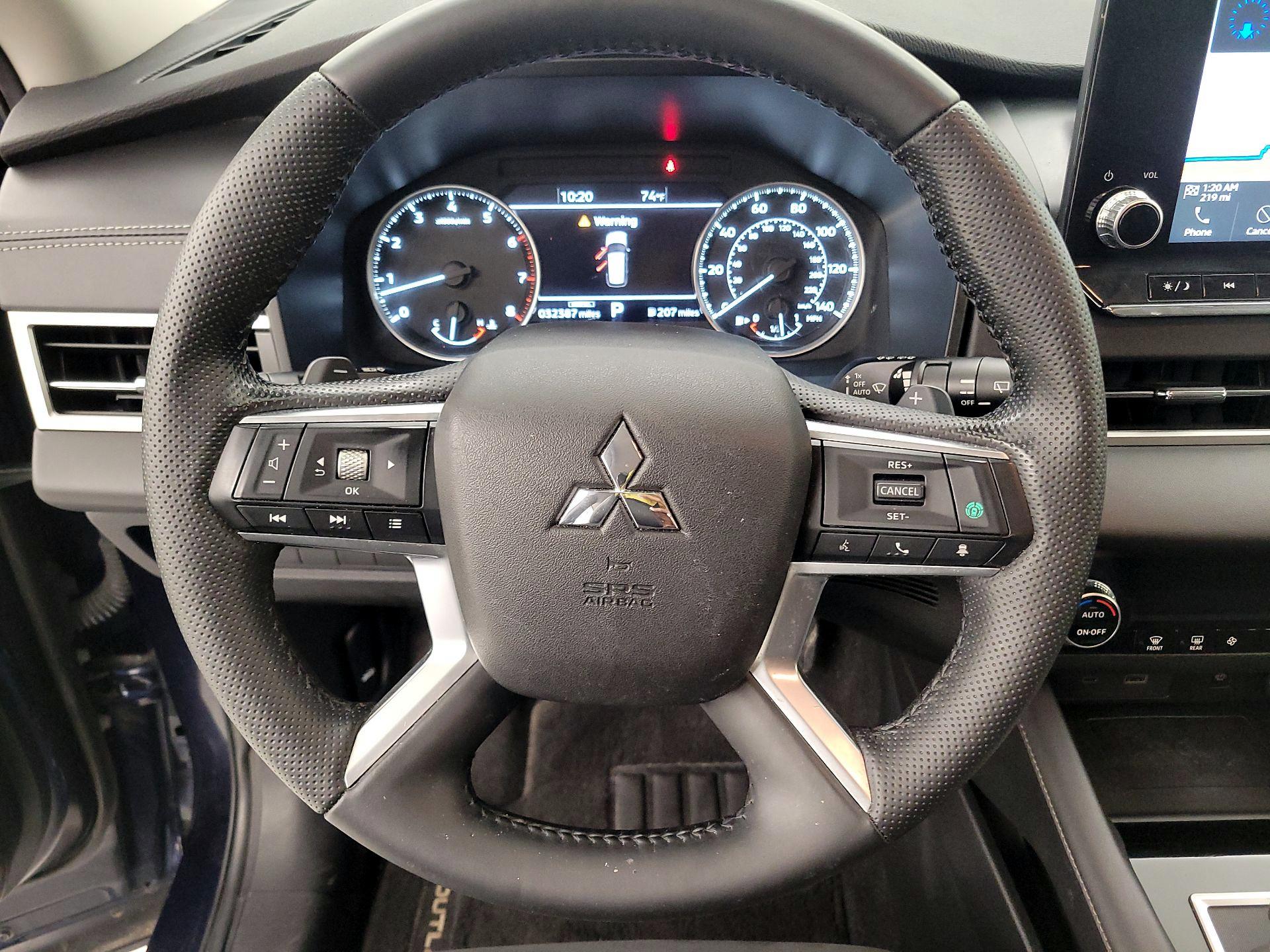 Thumbnail: 2024 Mitsubishi Outlander - 10