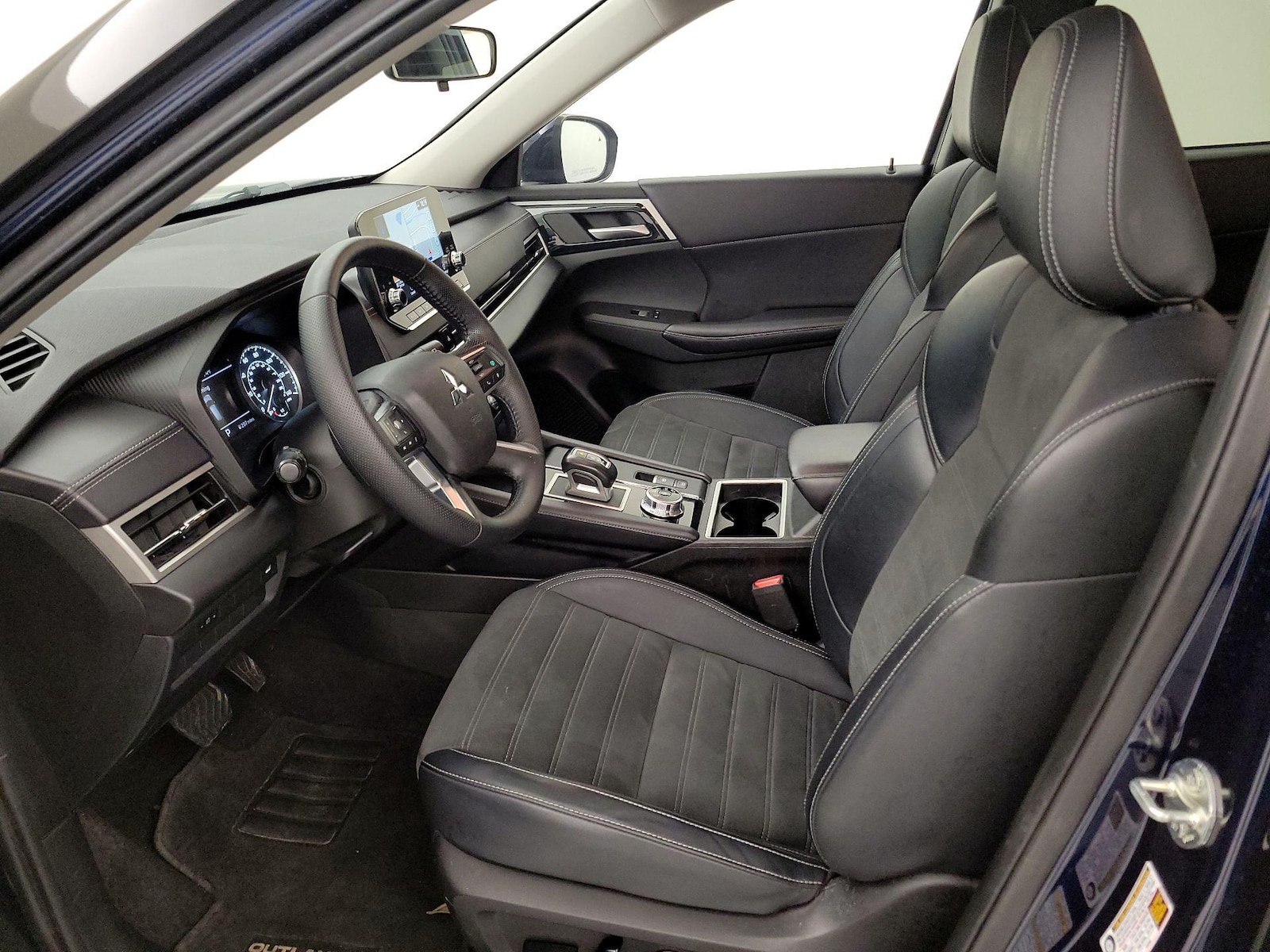 2024 Mitsubishi Outlander SE - Photo 12