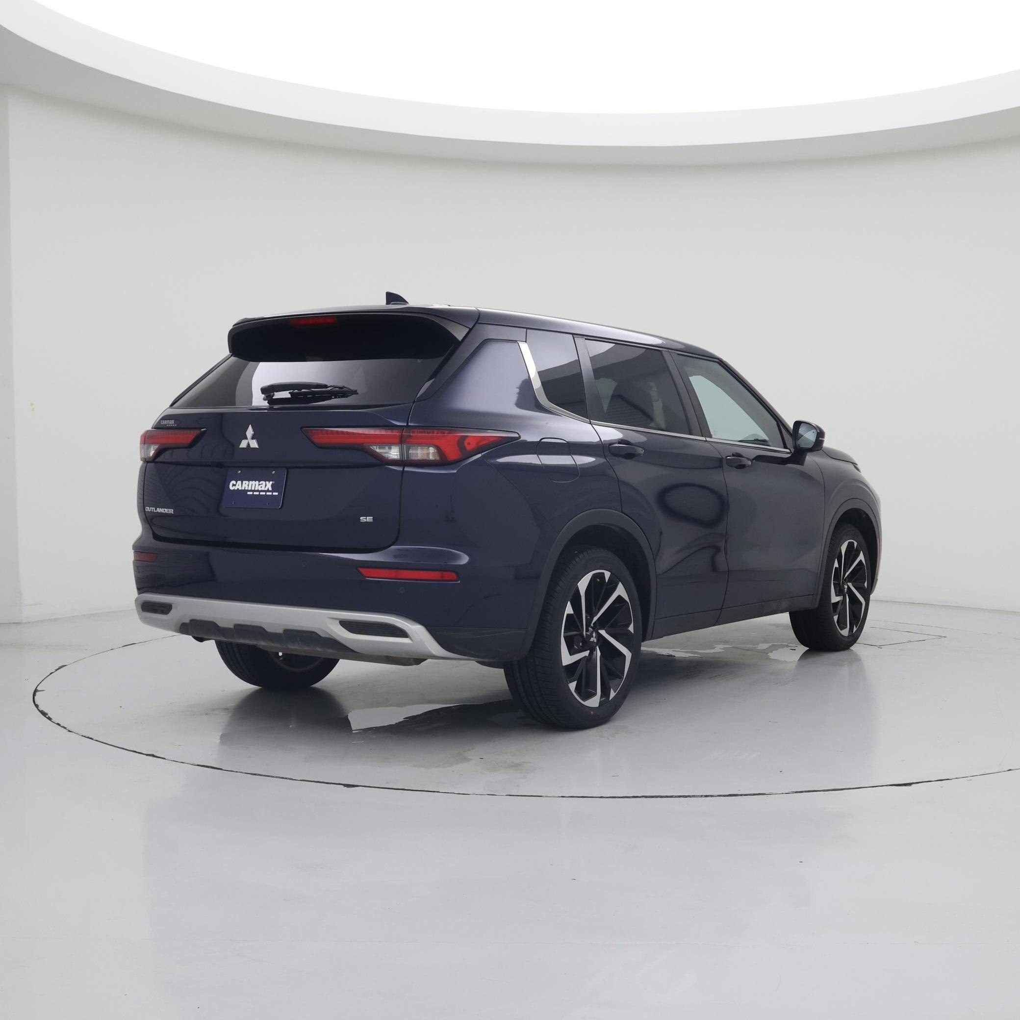 Thumbnail: 2024 Mitsubishi Outlander - 8