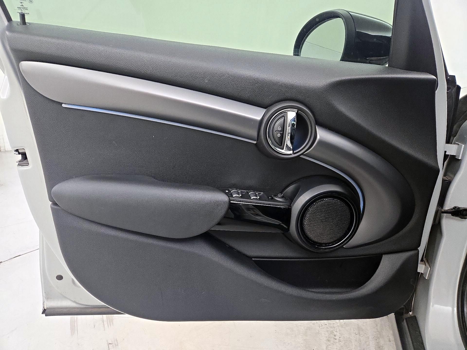 Thumbnail: 2022 MINI Cooper Hardtop - 12