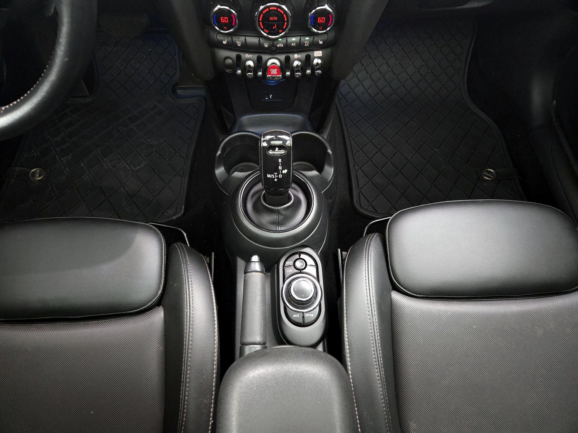 Thumbnail: 2022 MINI Cooper Hardtop - 18