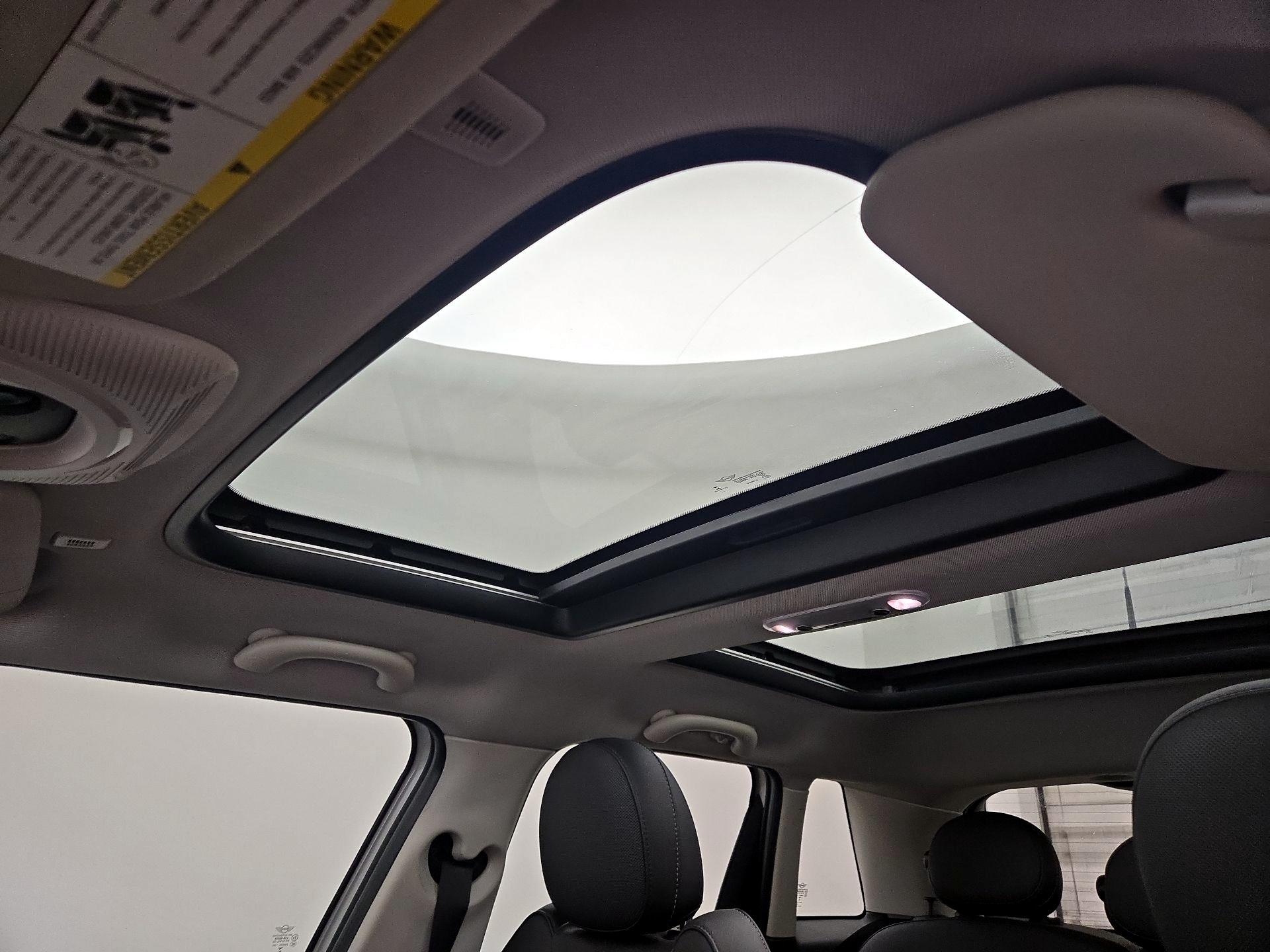 Thumbnail: 2022 MINI Cooper Hardtop - 20