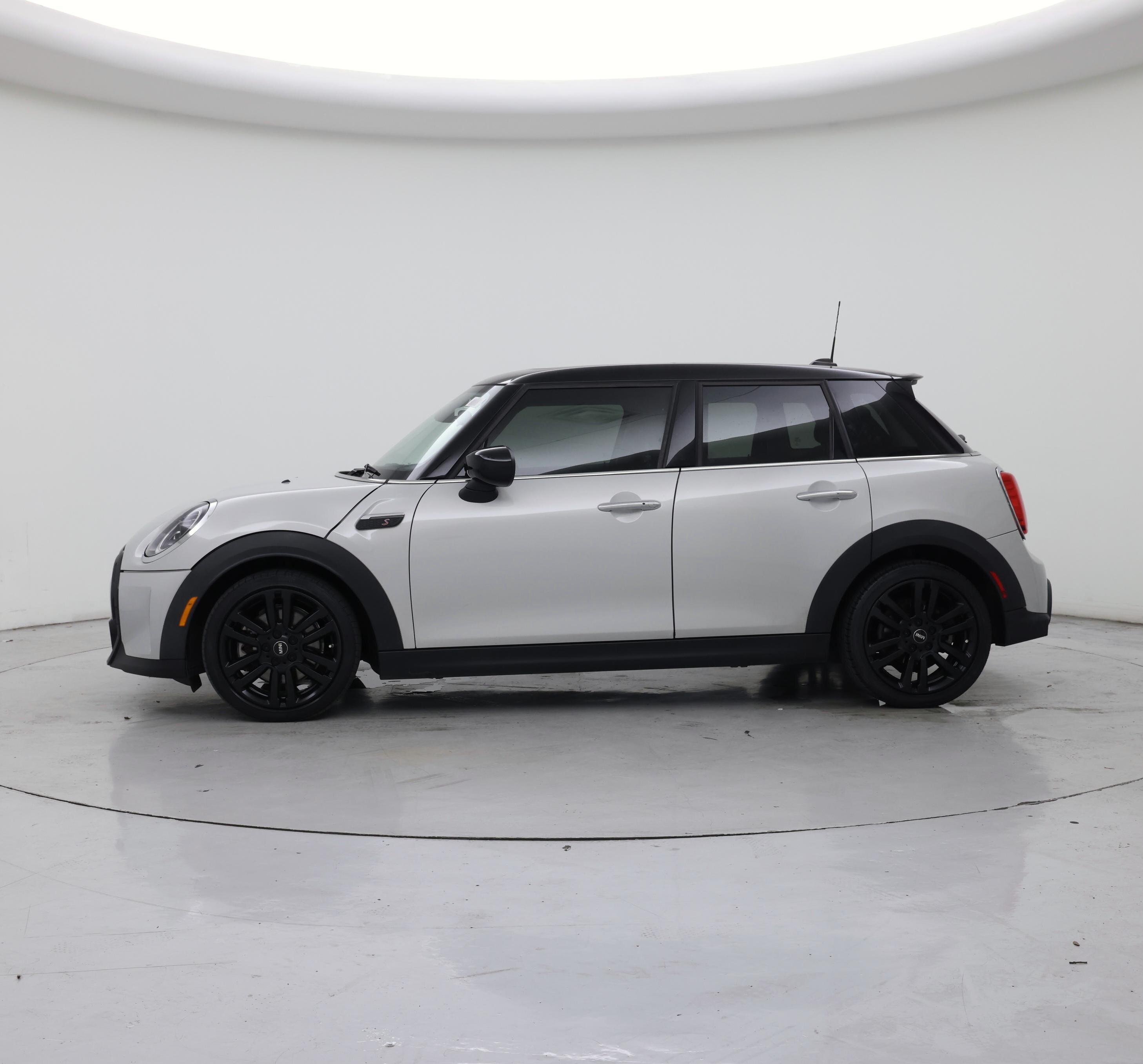 Thumbnail: 2022 MINI Cooper Hardtop - 3
