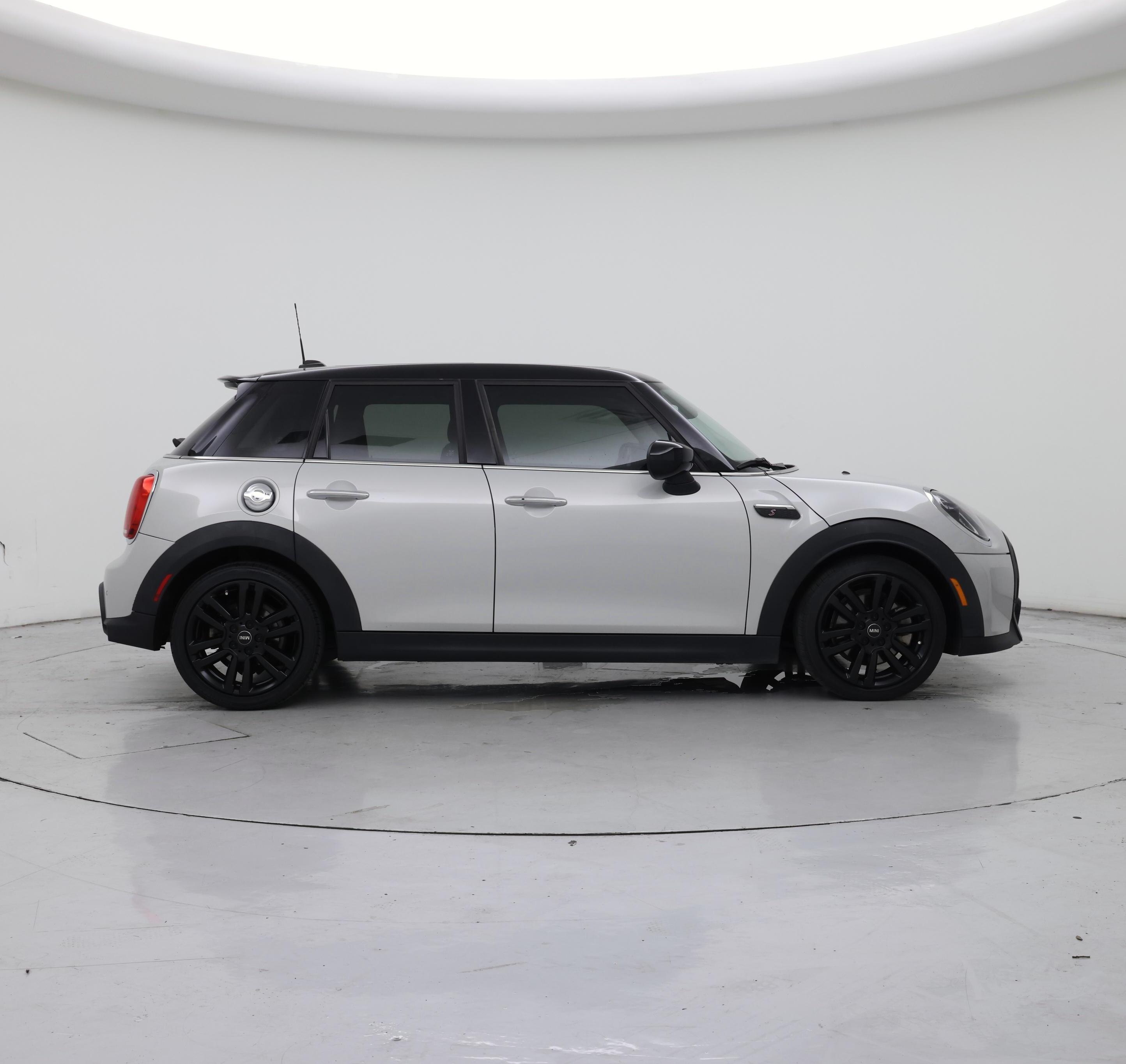 Thumbnail: 2022 MINI Cooper Hardtop - 7