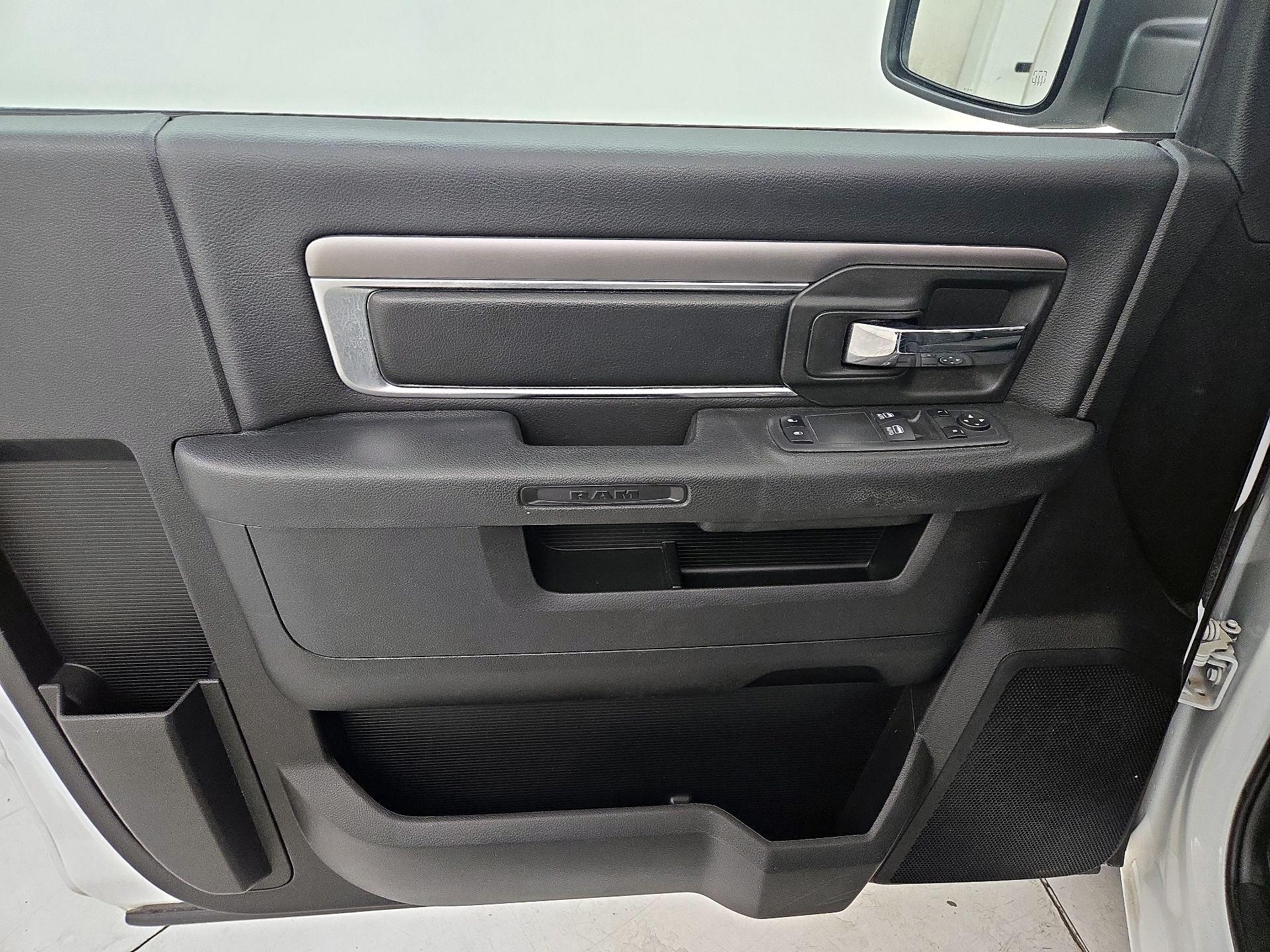 Thumbnail: 2023 RAM 1500 Classic - 12