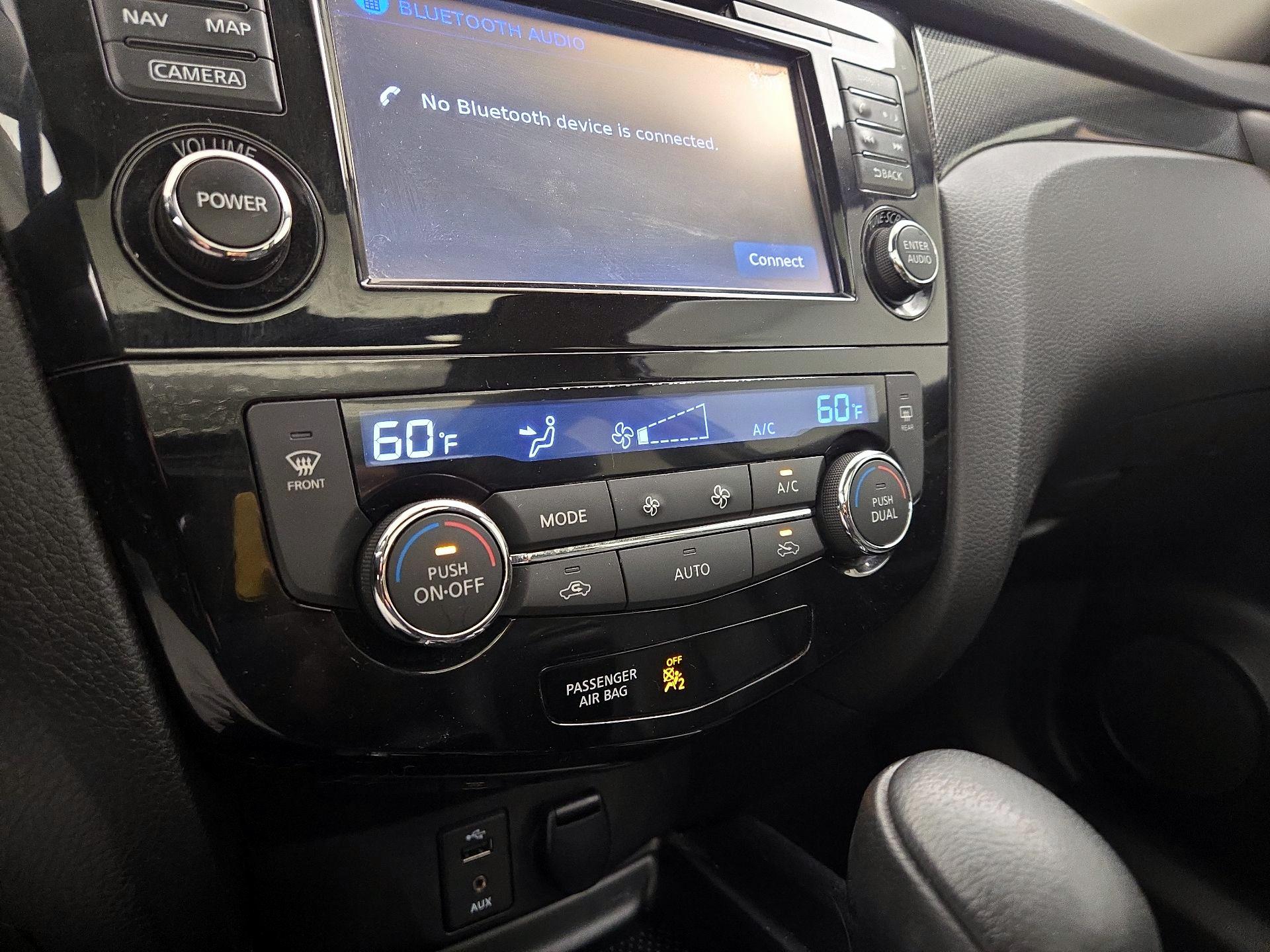 Thumbnail: 2015 Nissan Rogue - 17