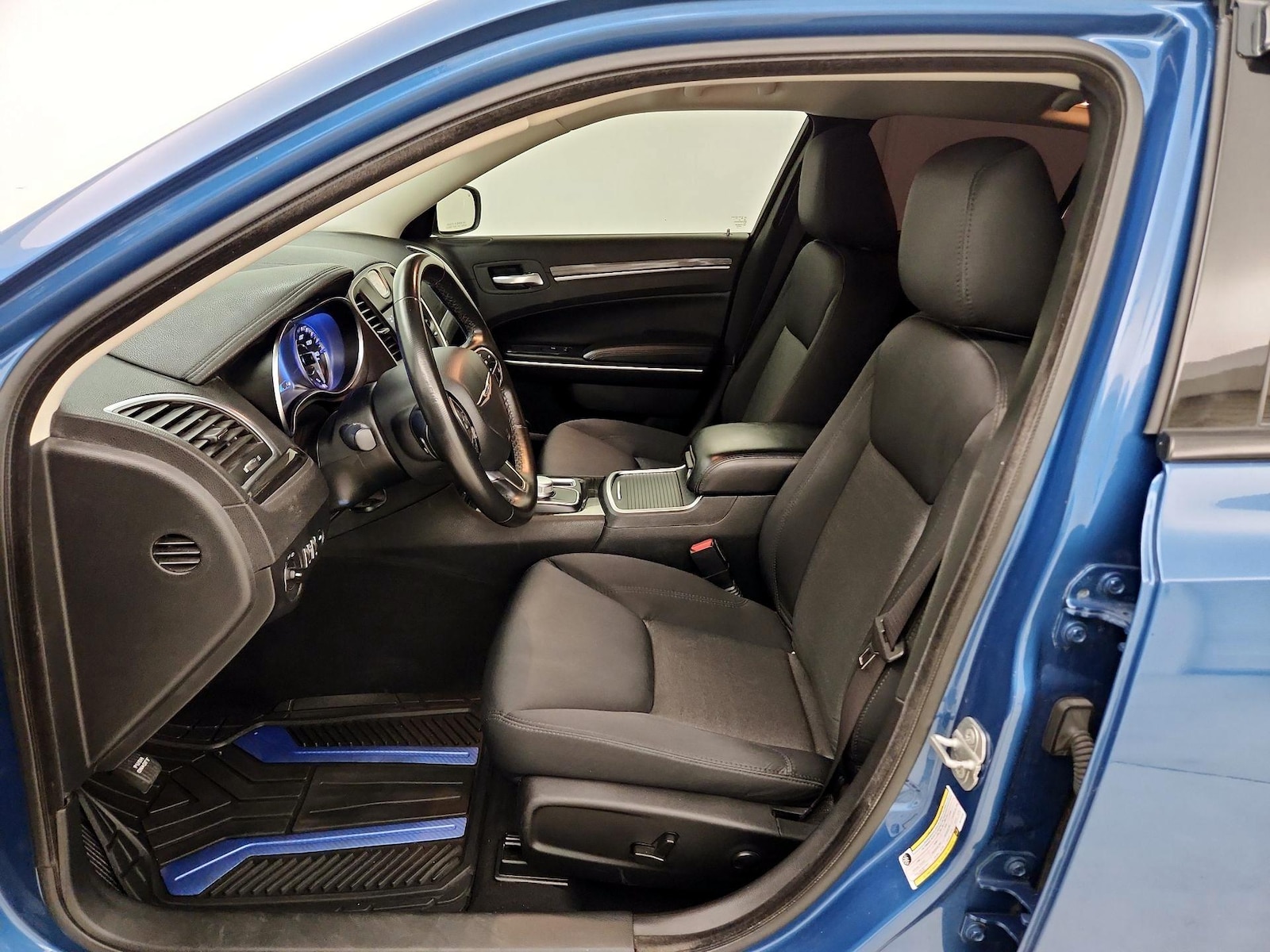 2022 Chrysler 300 Touring - Photo 12